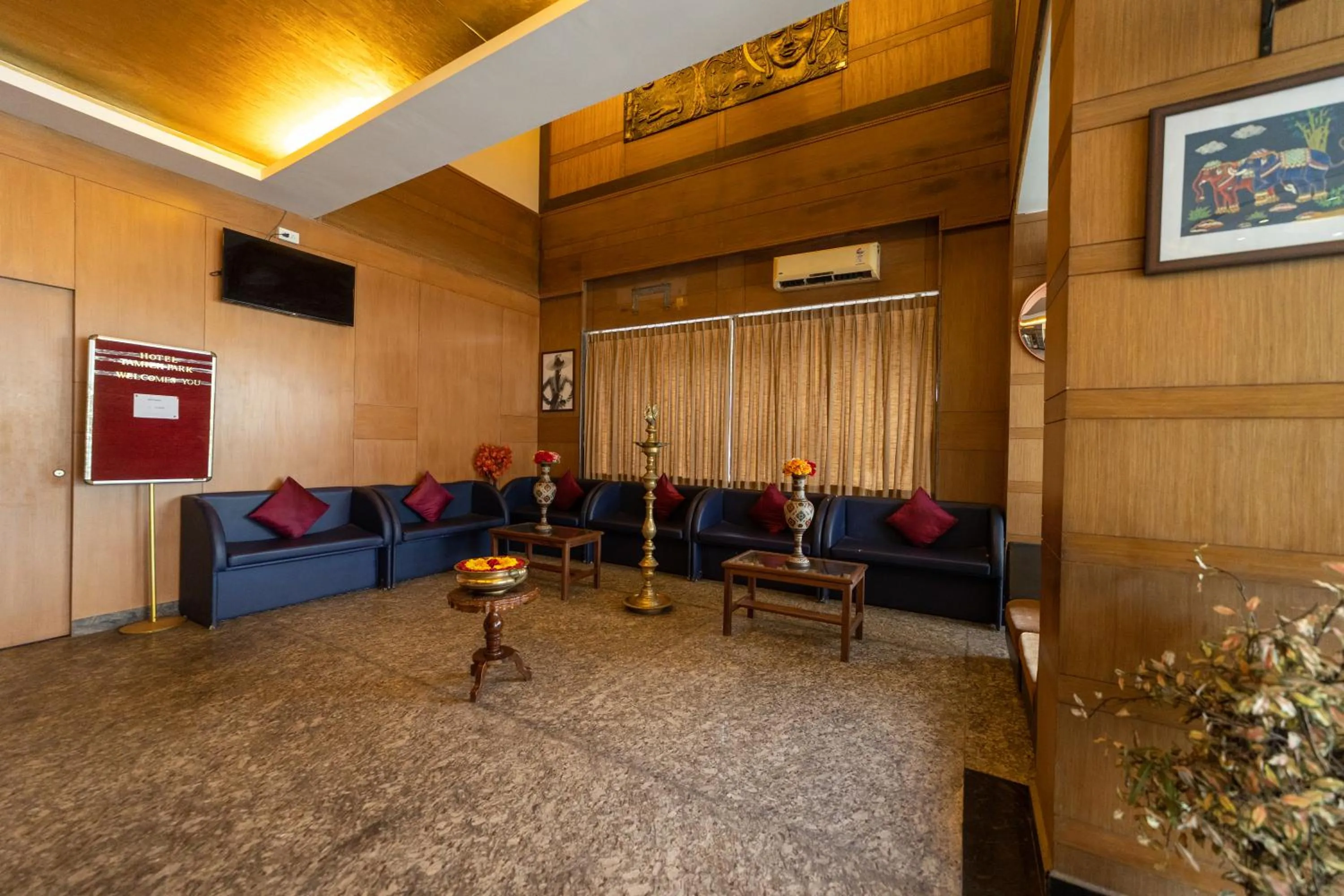 Seating area in Hotel Tamizh Park