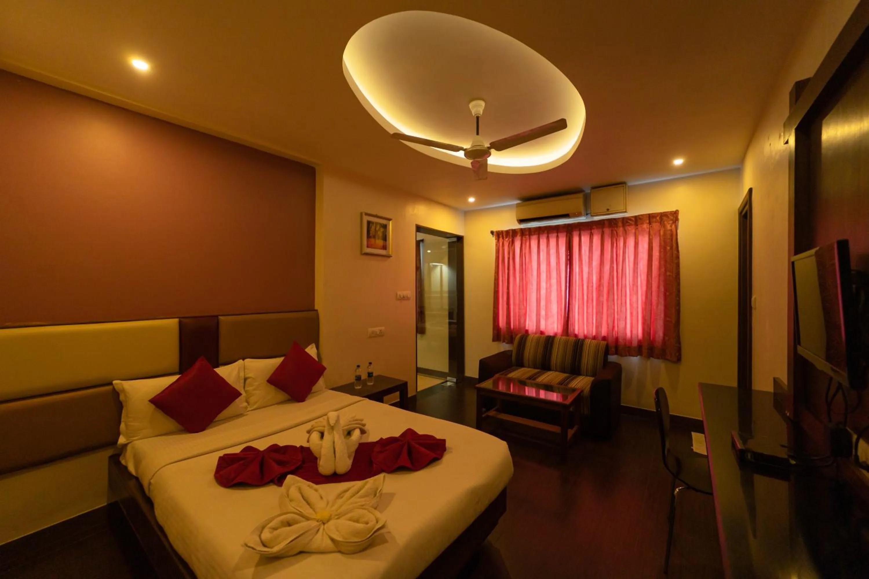 Bed in Hotel Tamizh Park