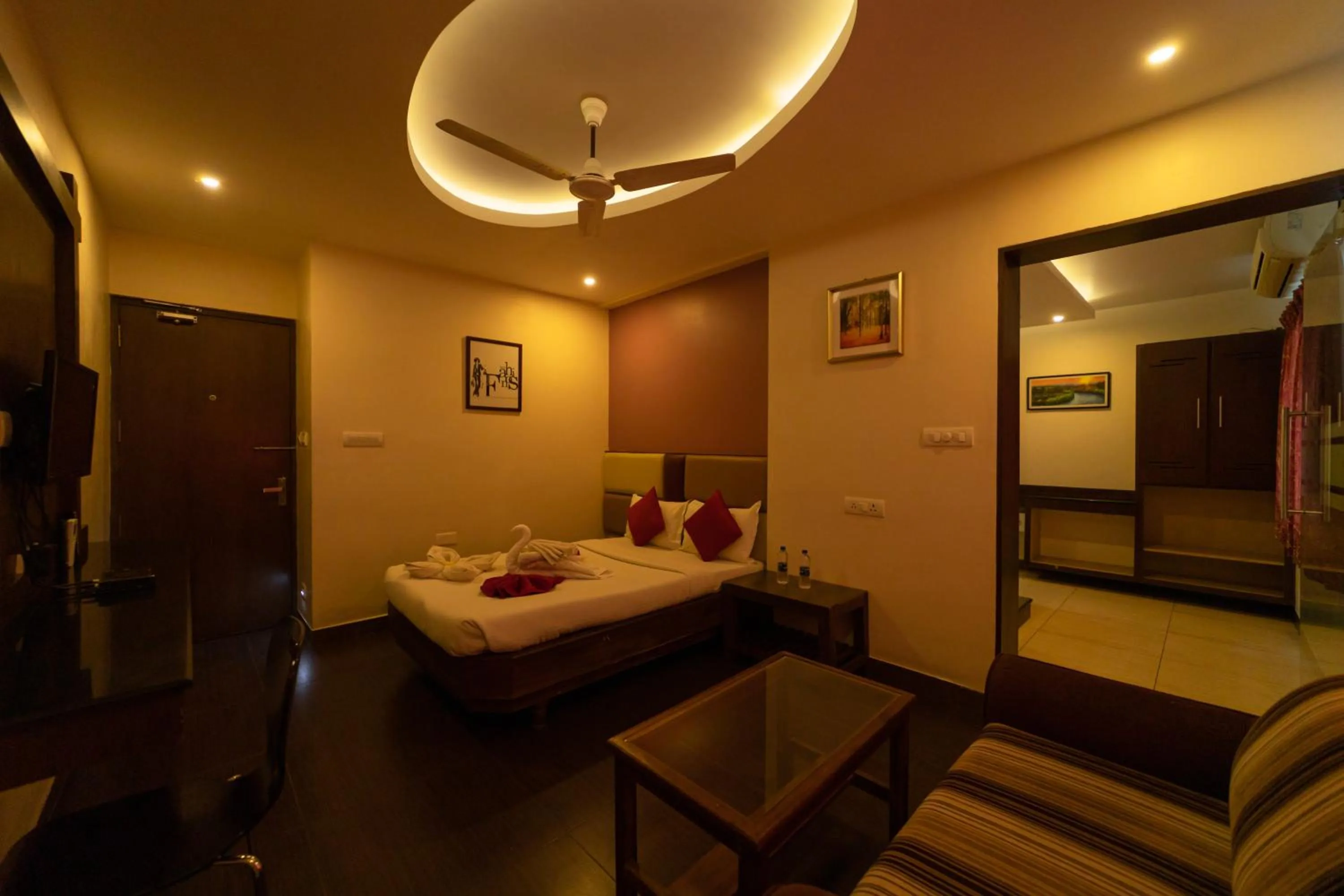 Bed in Hotel Tamizh Park