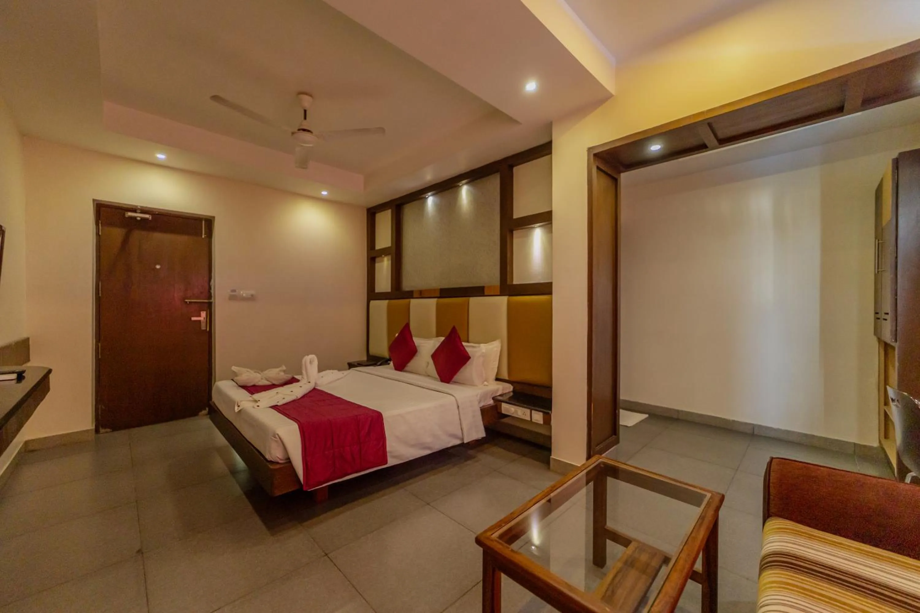 Bedroom, Bed in Hotel Tamizh Park