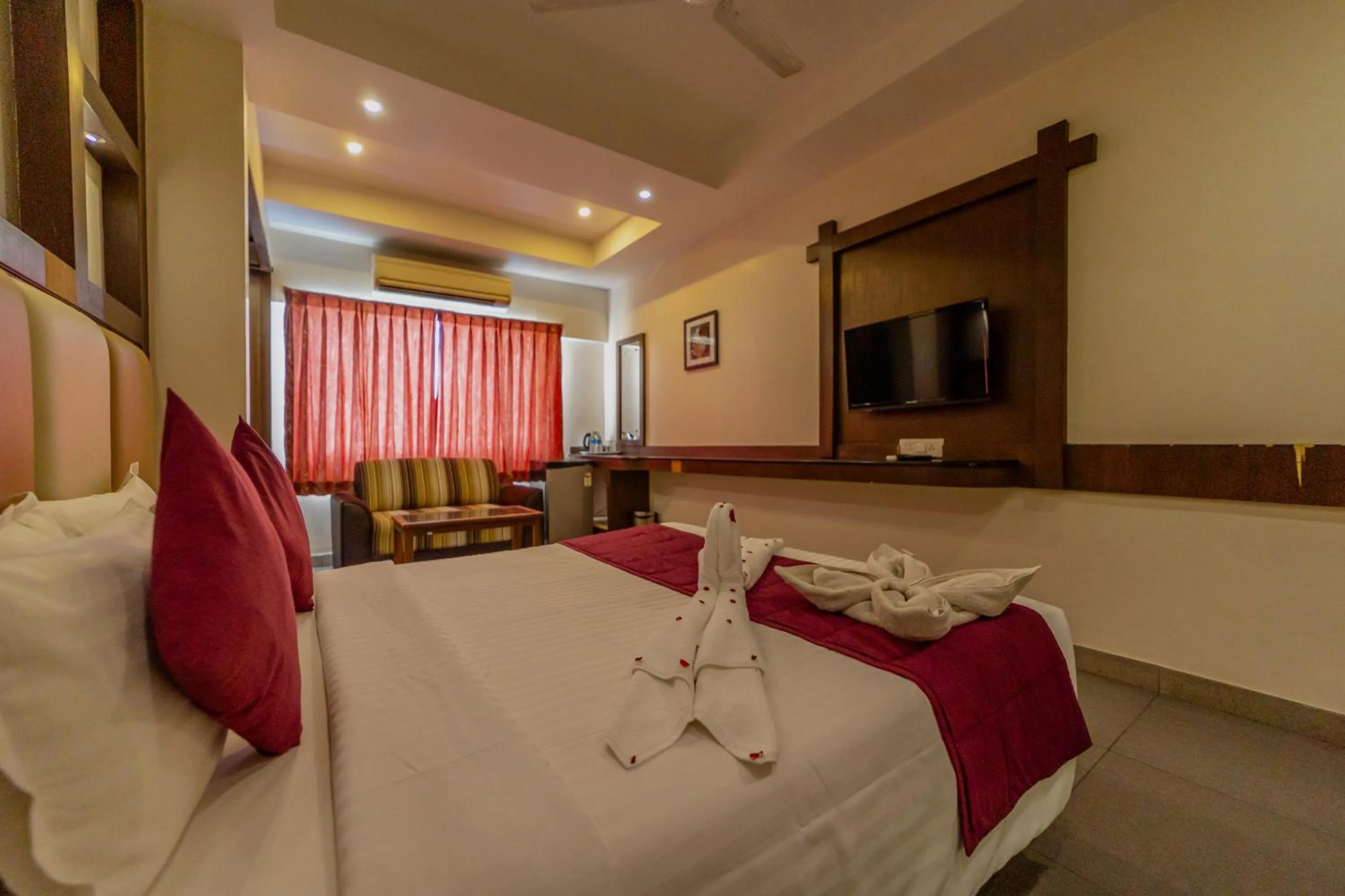 Bed in Hotel Tamizh Park