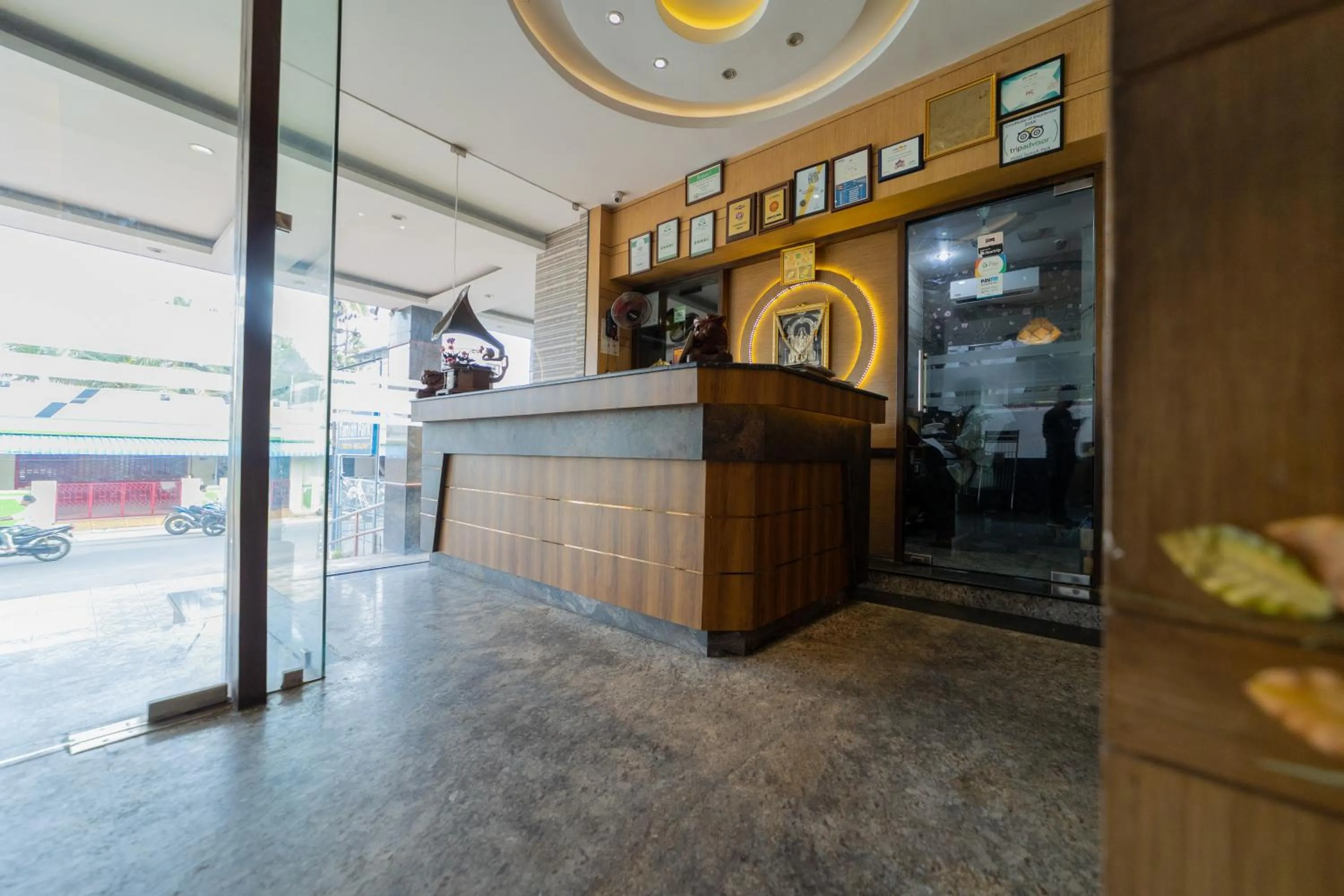 Facade/entrance in Hotel Tamizh Park