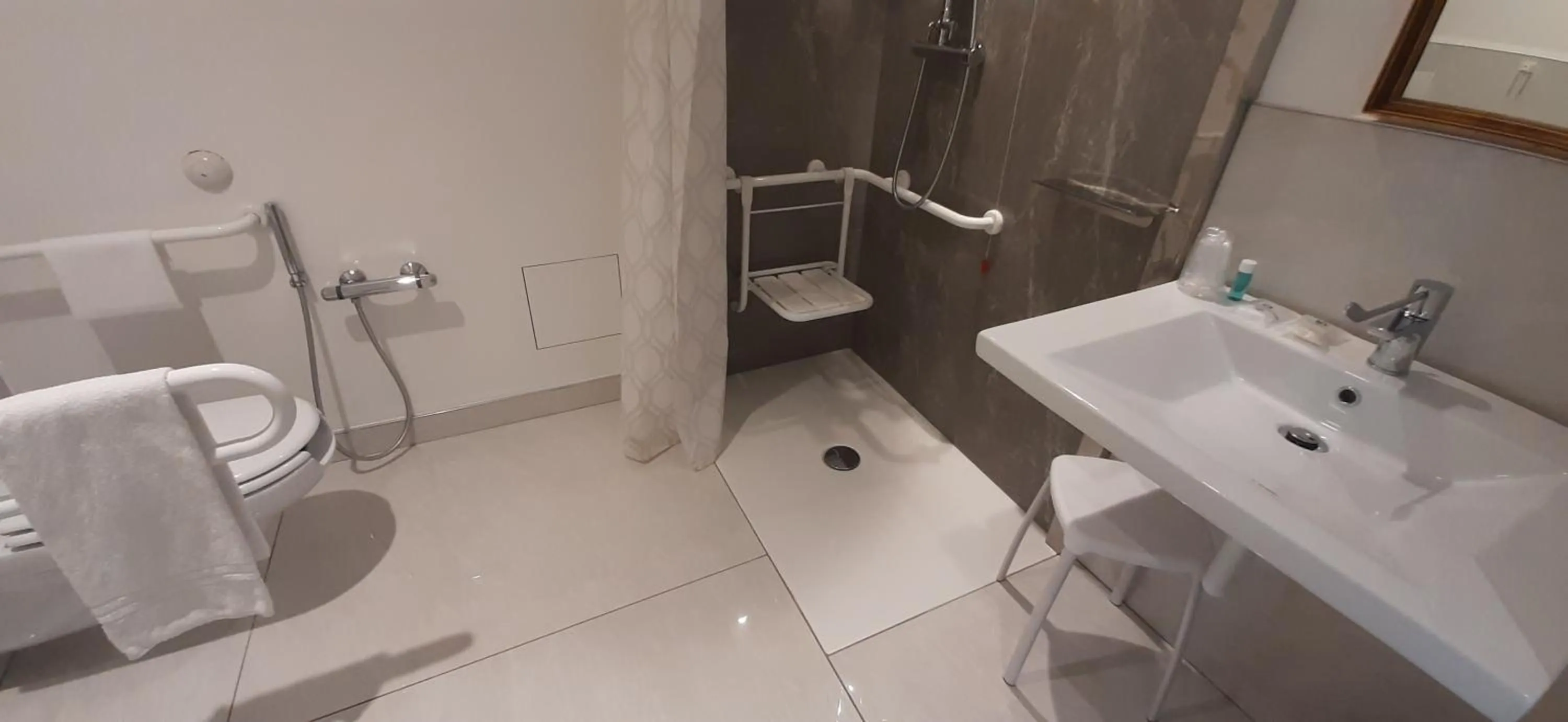 Bathroom in Novo Hotel Rossi