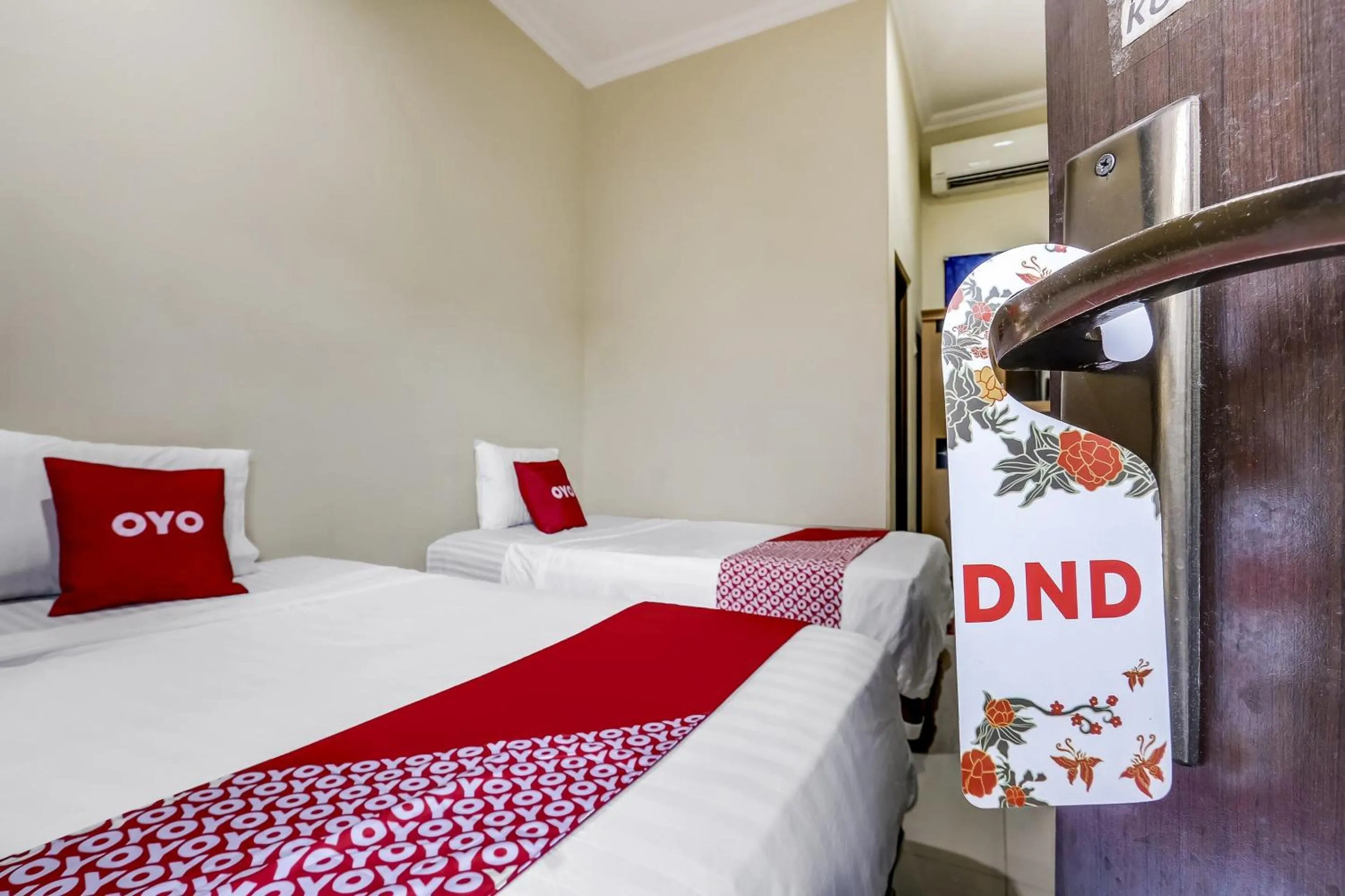 Bedroom in OYO 90927 Homestay Tentrem 2