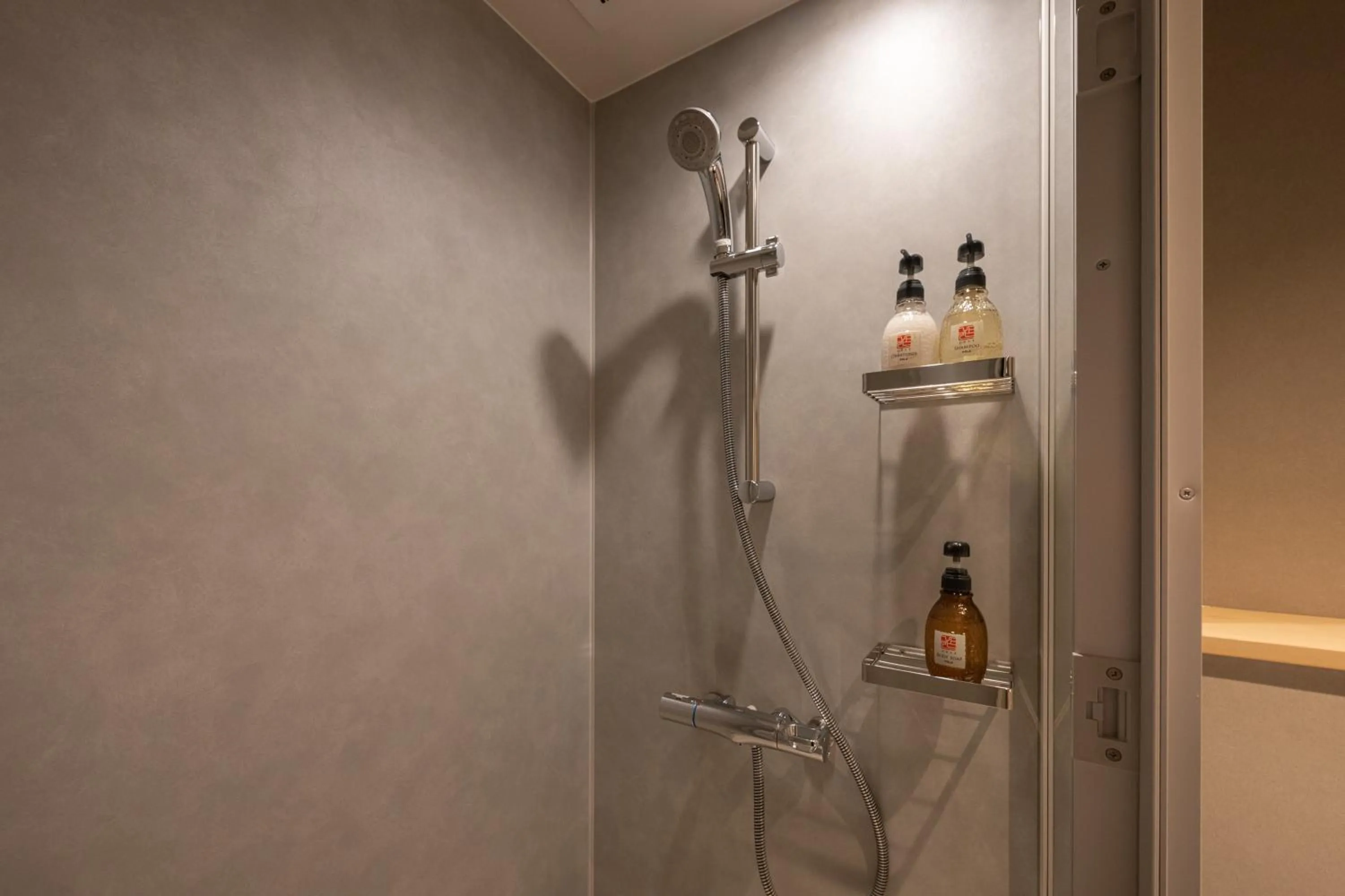 Shower in Onn Yuda Onsen