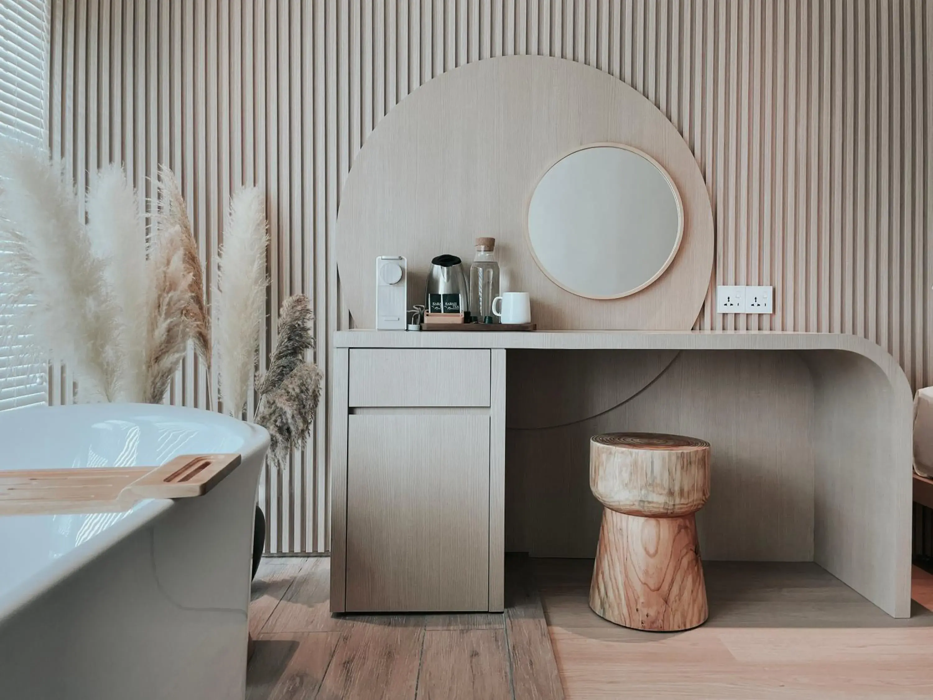 Coffee/tea facilities, Bathroom in The Cara Boutique Hotel