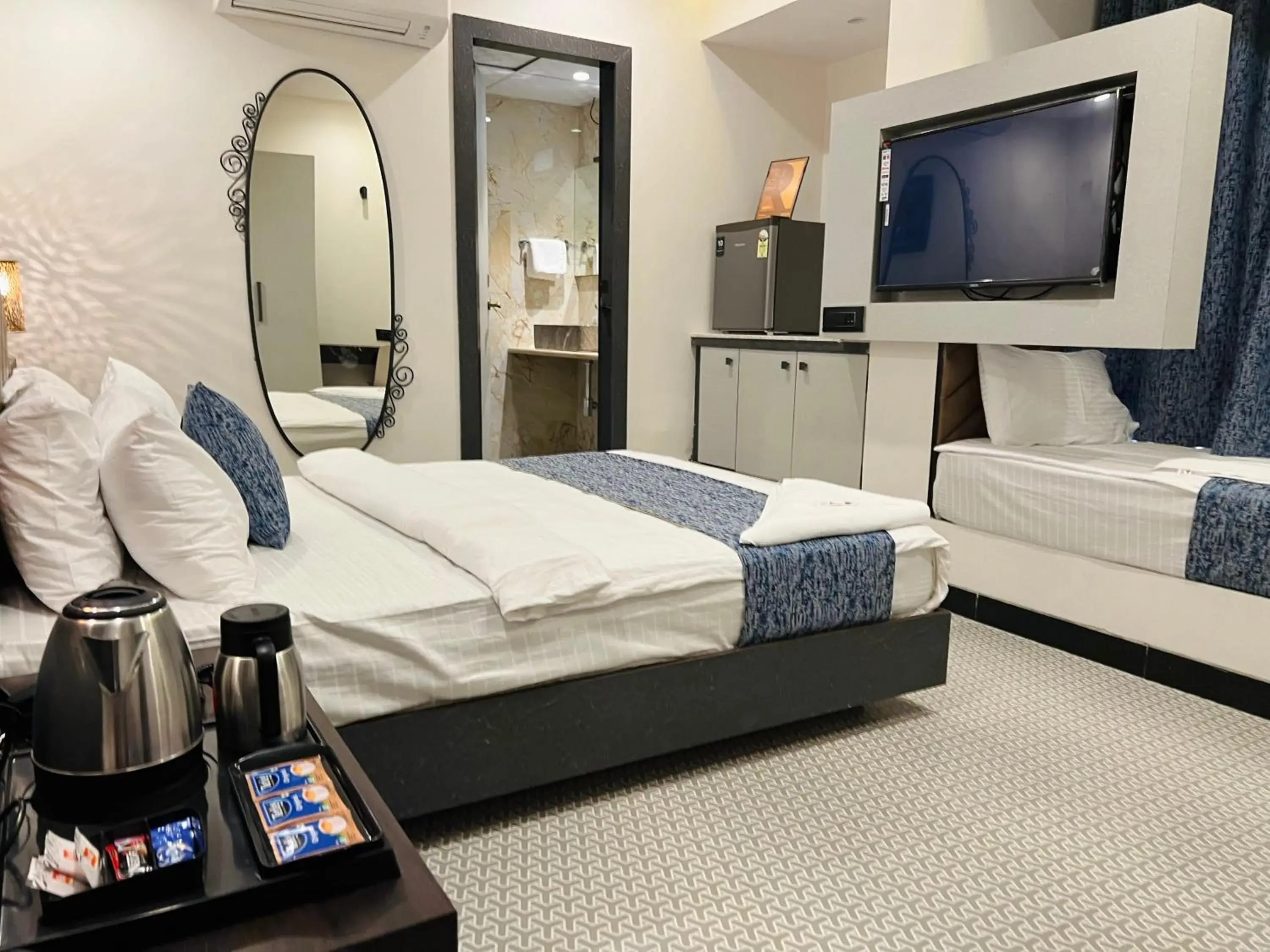 Bed in Rich Hotel Mumbai Bed in Rich Hotel Mumbai