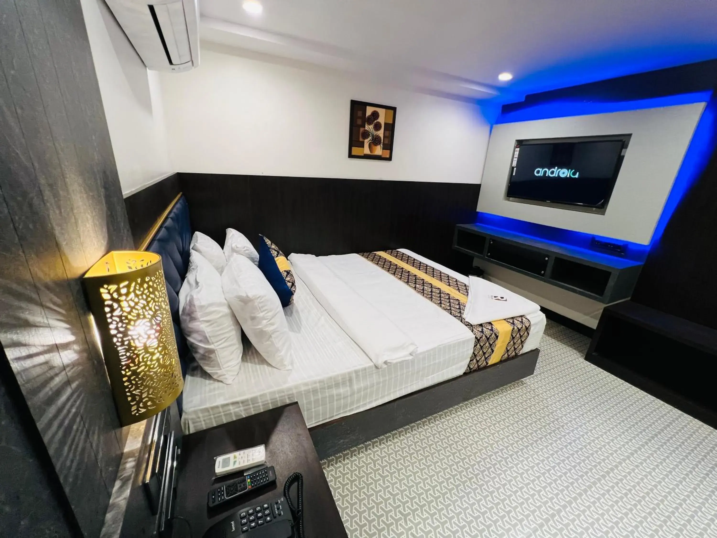 Bed in Rich Hotel Mumbai Bed in Rich Hotel Mumbai