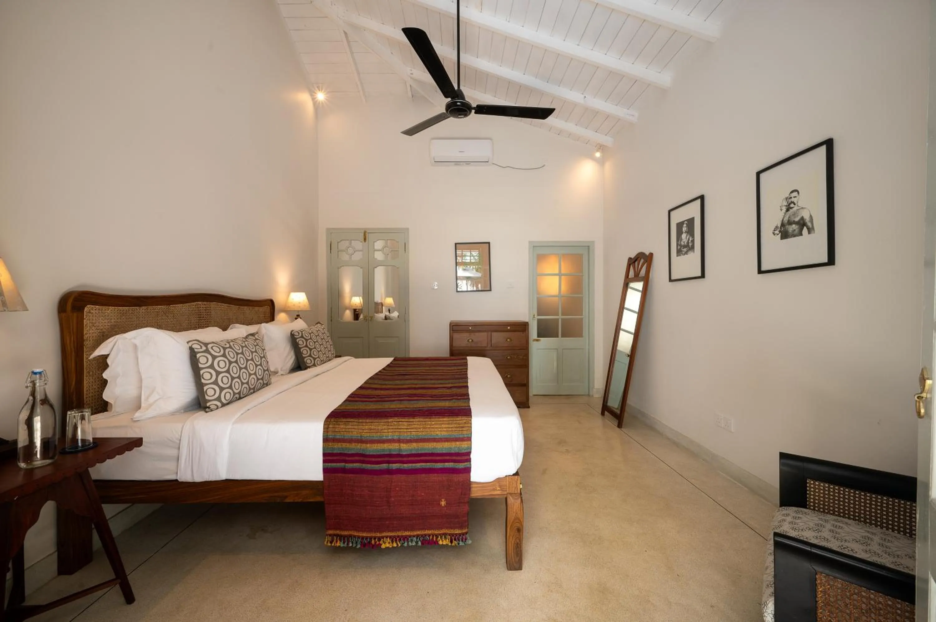 Bedroom, Bed in Halcyon Mawella