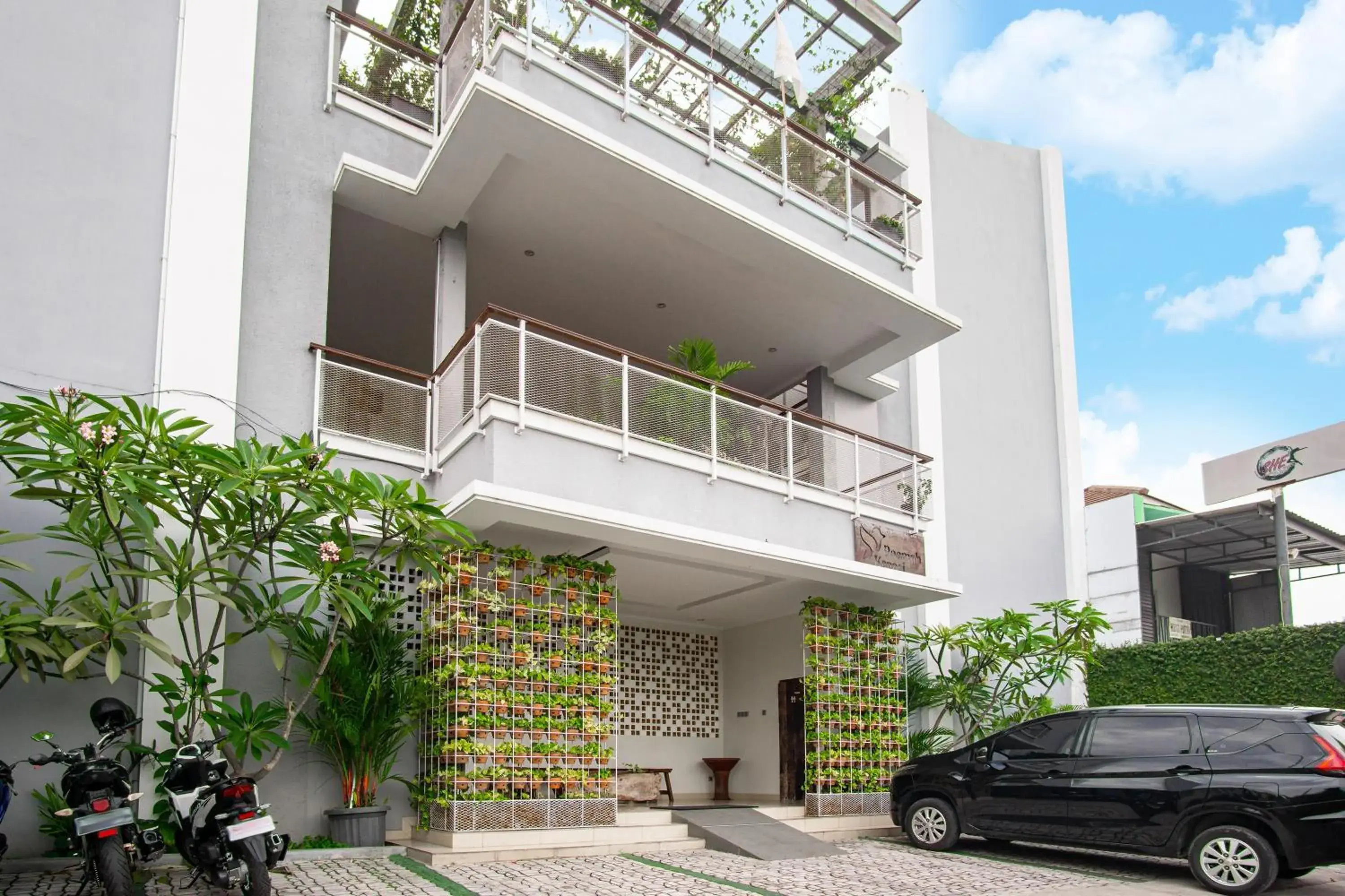 Property building in Roemah Kenari Property building in Roemah Kenari