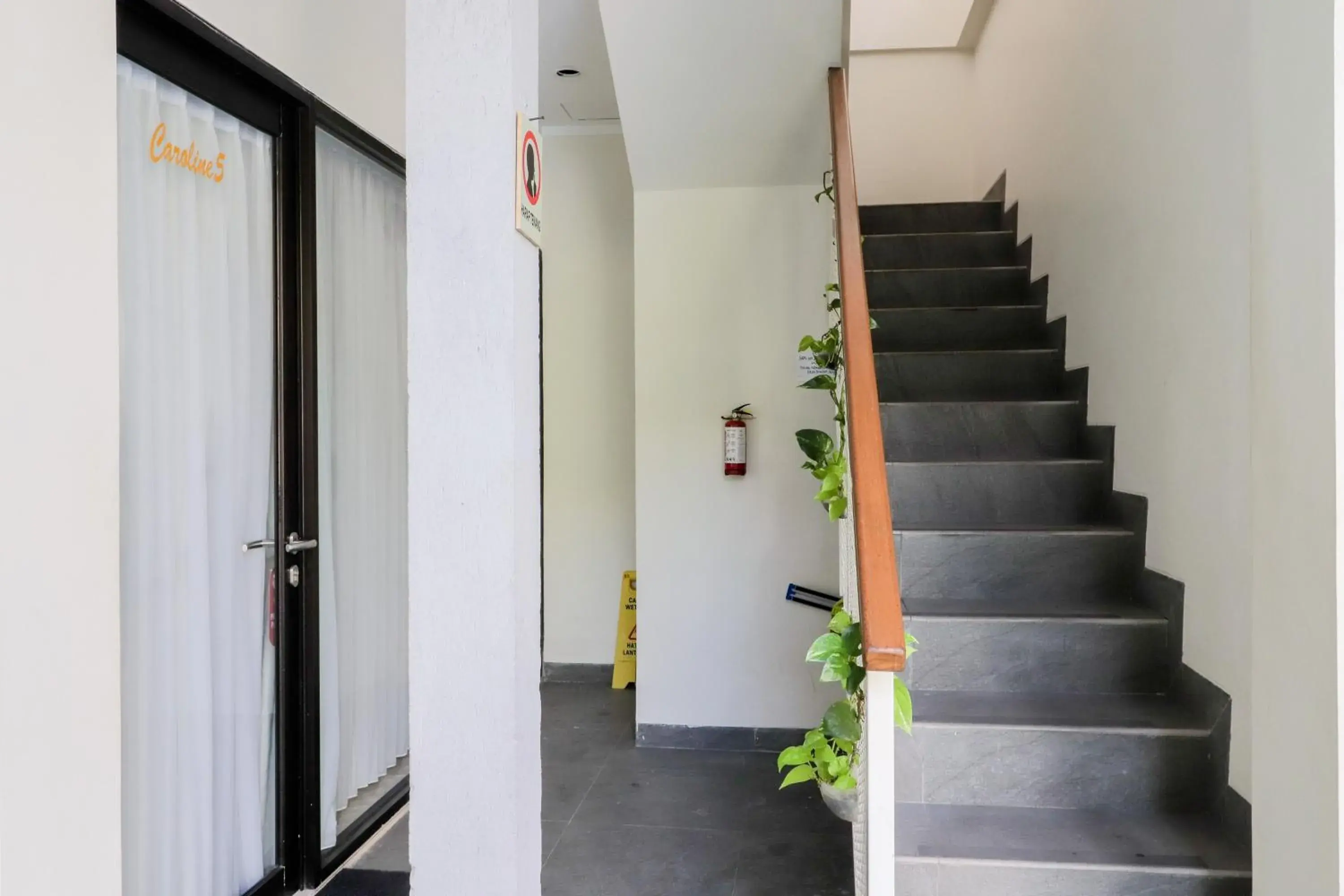 Facade/entrance in Roemah Kenari Facade/entrance in Roemah Kenari