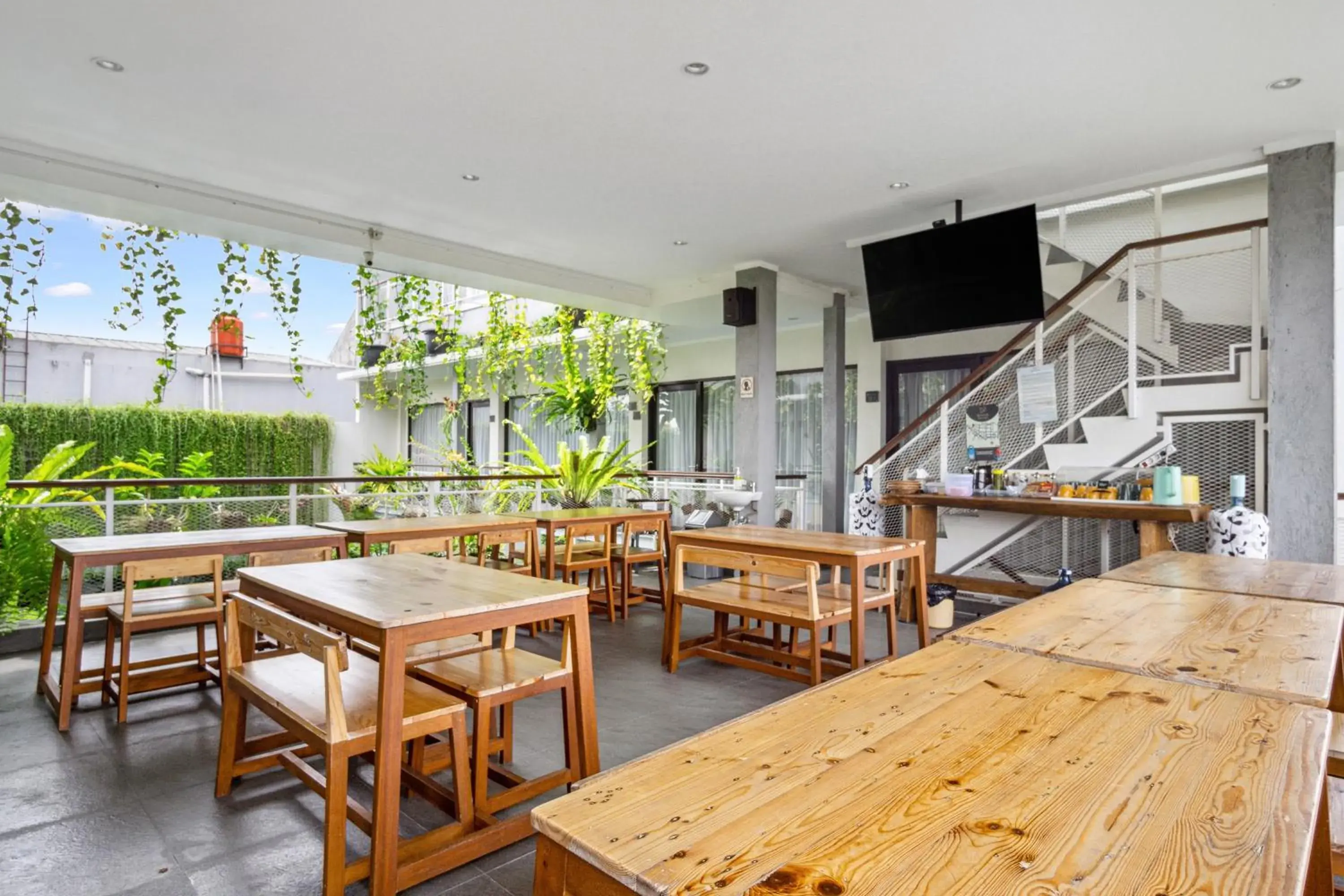 Restaurant/places to eat in Roemah Kenari Restaurant/places to eat in Roemah Kenari