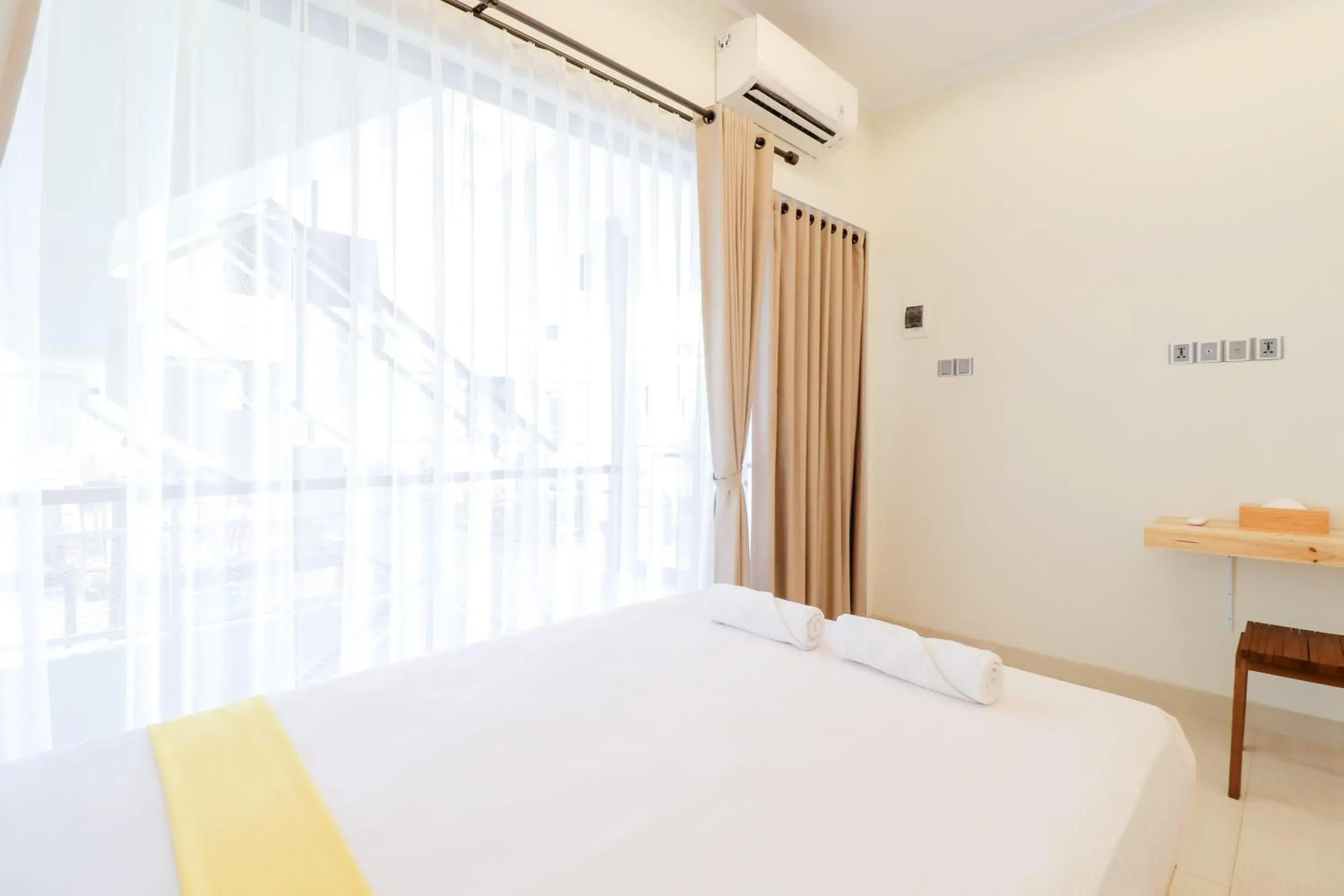 Bed in Roemah Kenari Bed in Roemah Kenari