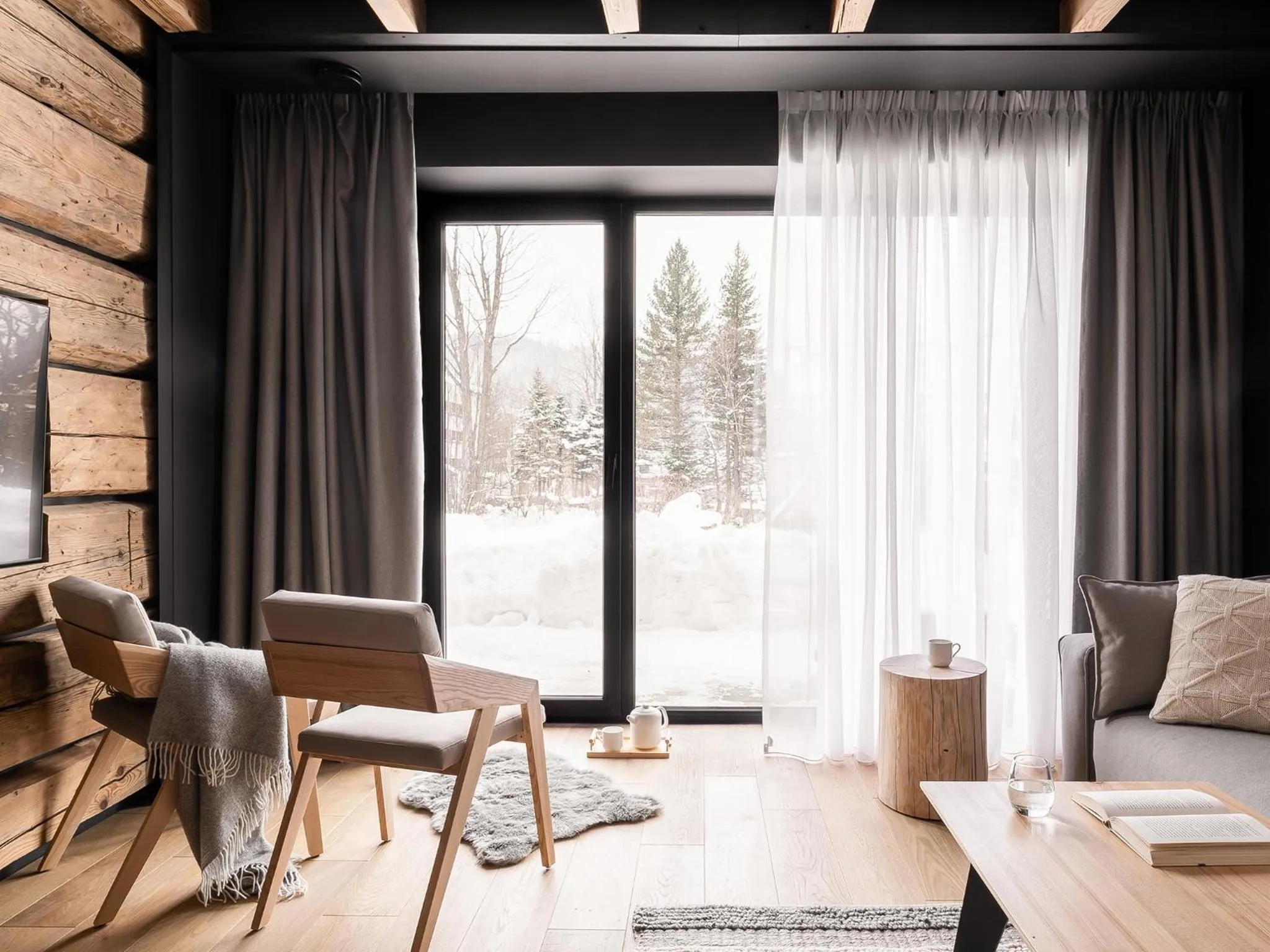 TV and multimedia in Villa T Apartments & SPA