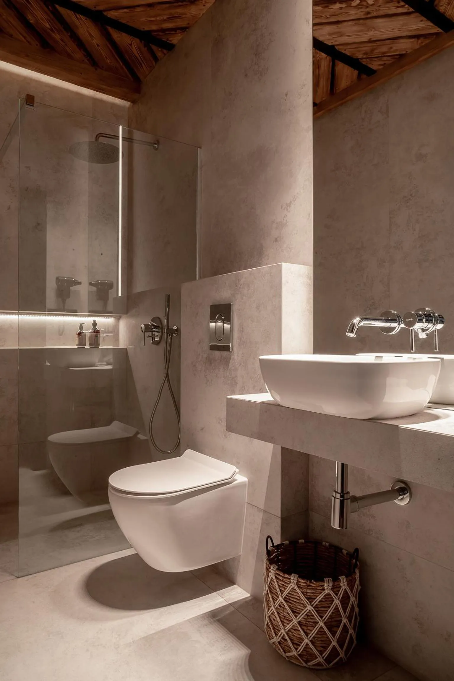 Shower in Villa T Apartments & SPA