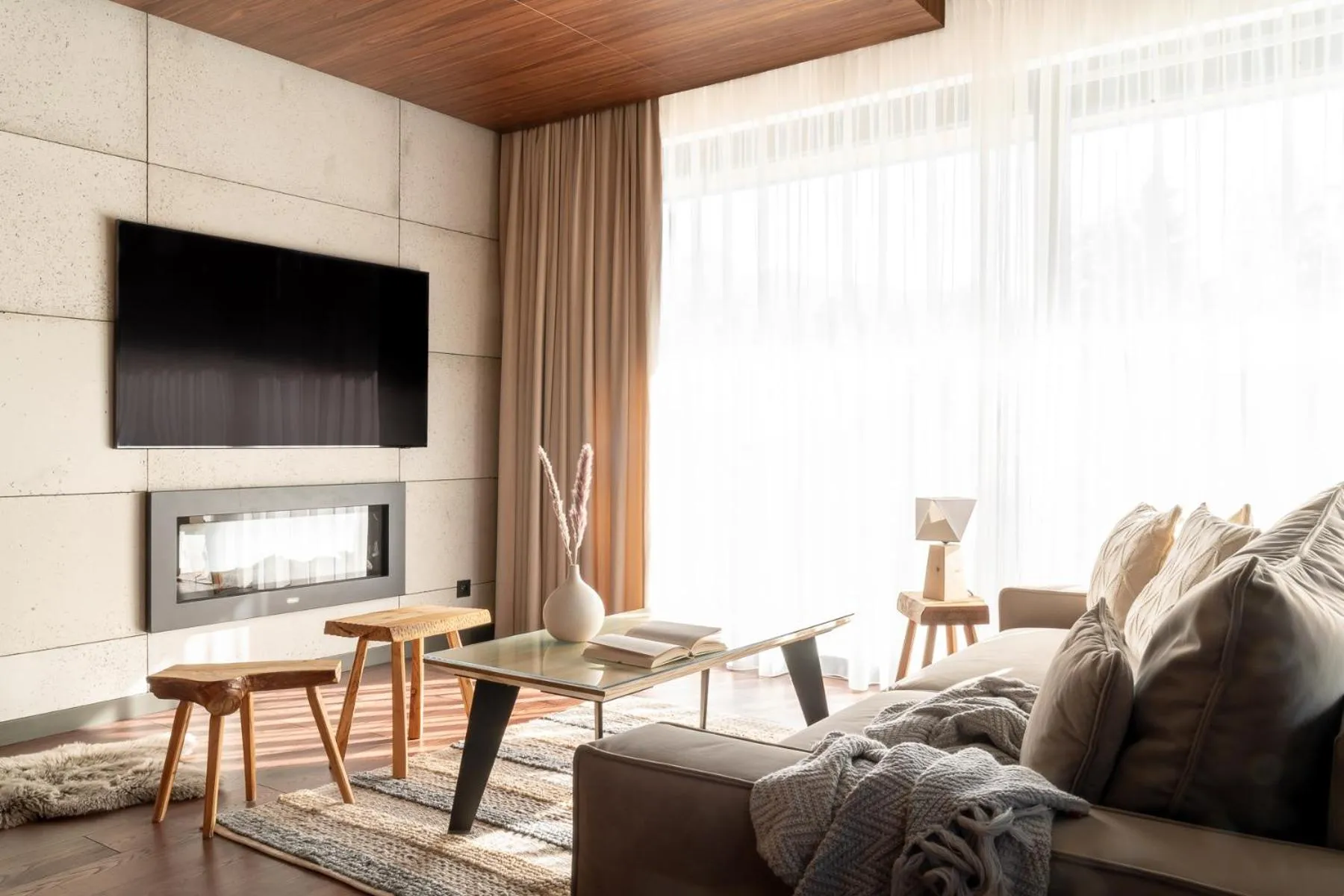 TV and multimedia in Villa T Apartments & SPA