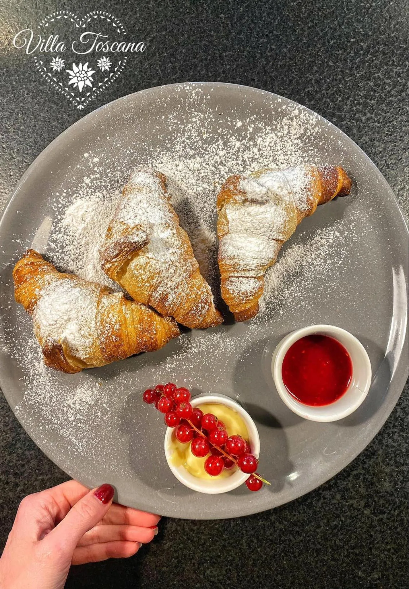 Restaurant/places to eat in Villa T Apartments & SPA