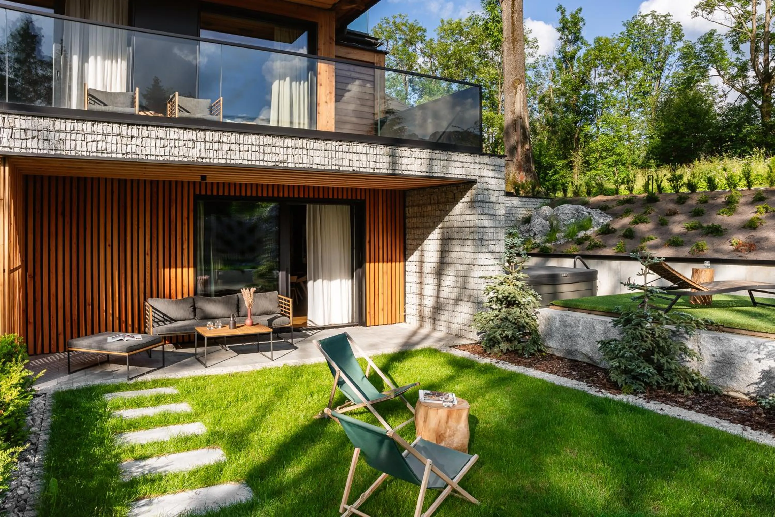 Garden in Villa T Apartments & SPA