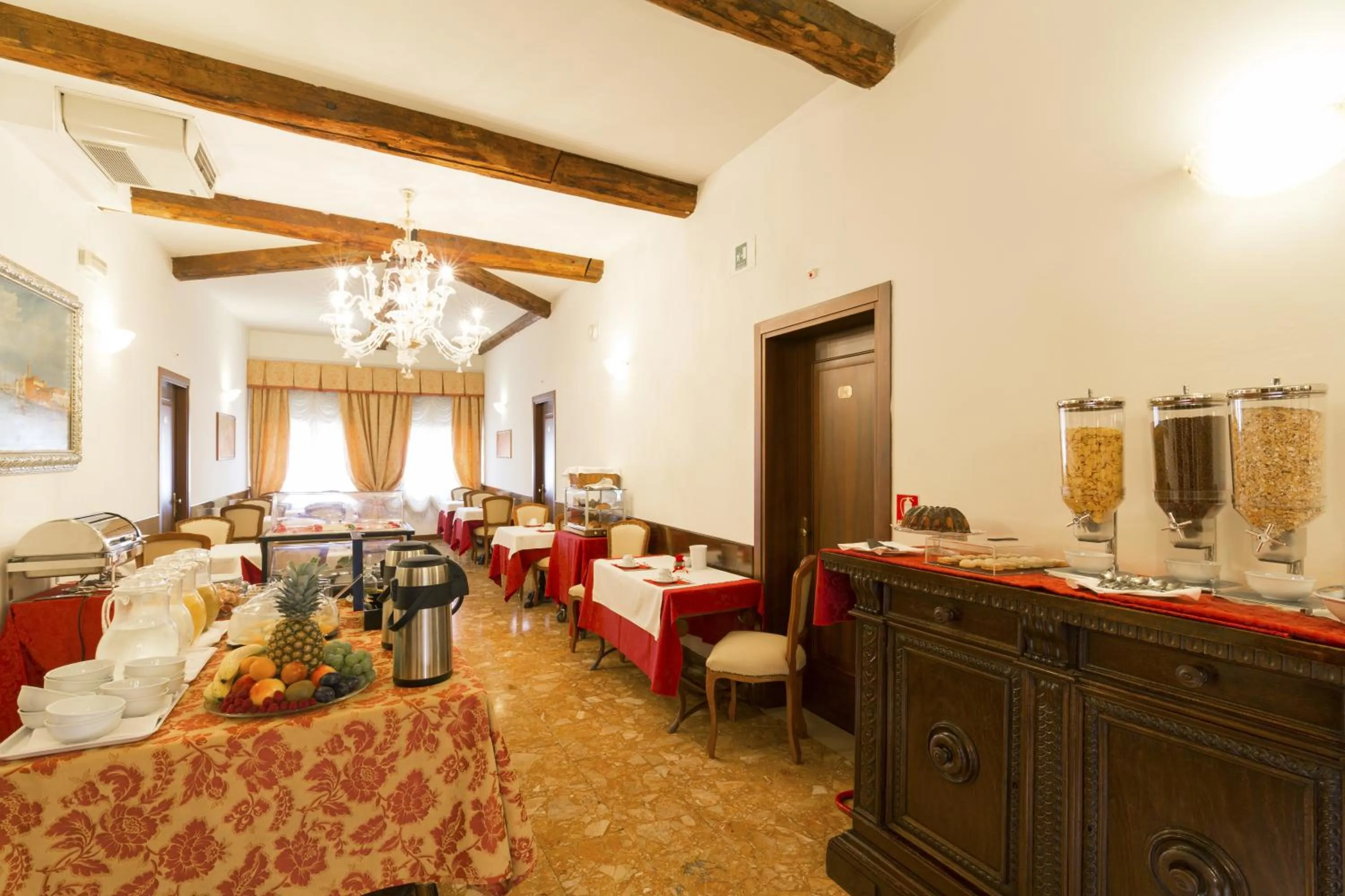 Restaurant/places to eat in Palazzo Guardi