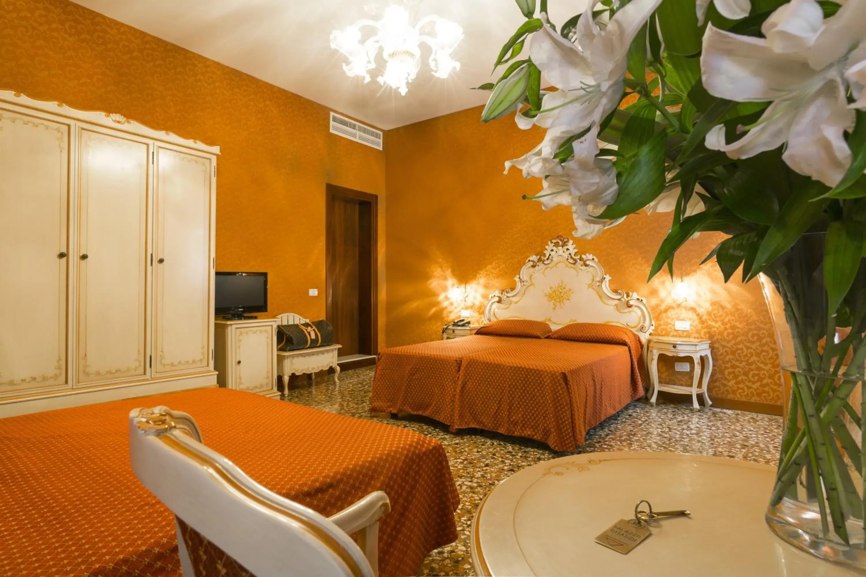 Photo of the whole room, Bed in Palazzo Guardi Photo of the whole room, Bed in Palazzo Guardi