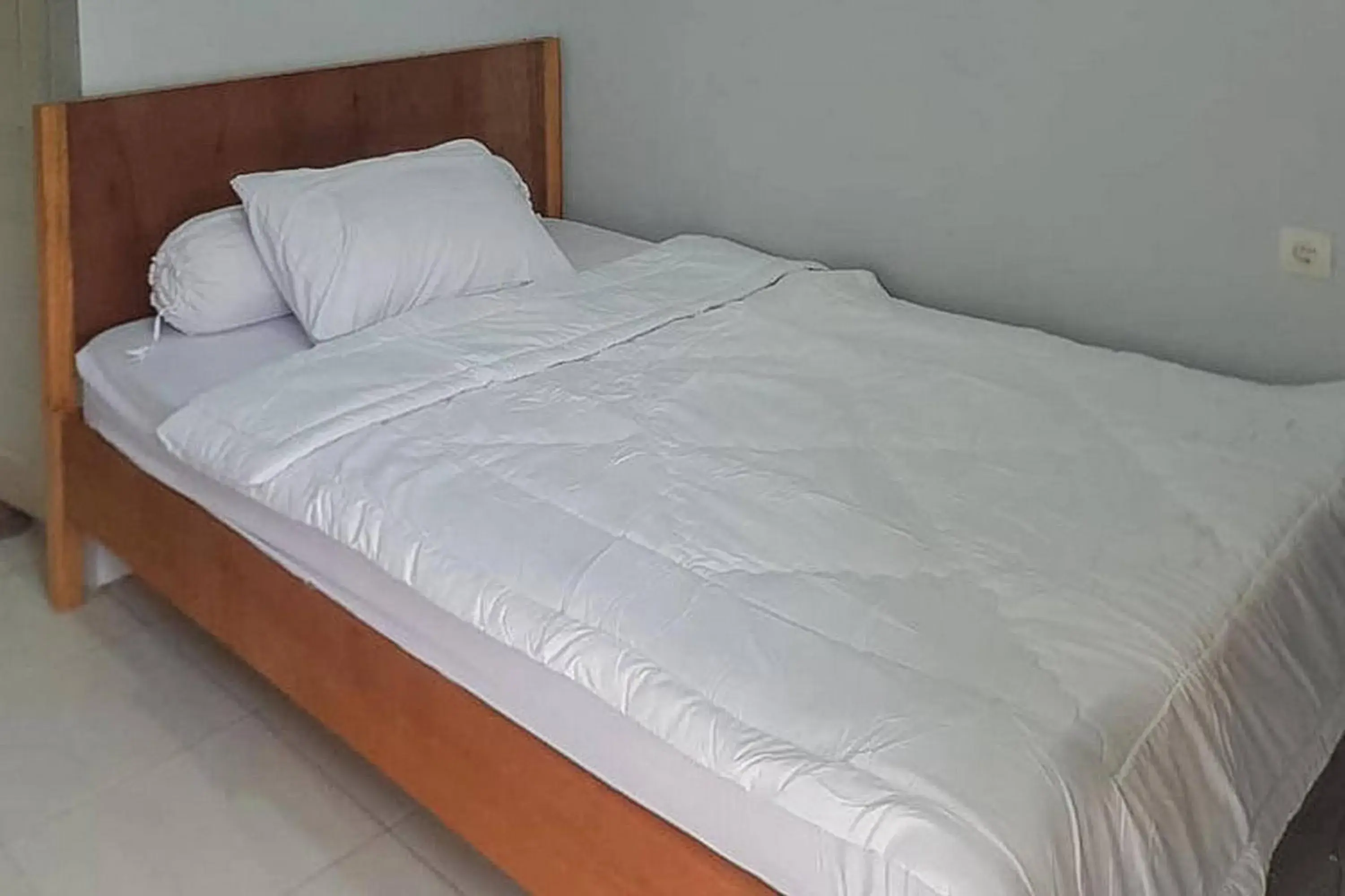 Bed in Kai Homestay Near Anyer Beach RedPartner Bed in Kai Homestay Near Anyer Beach RedPartner