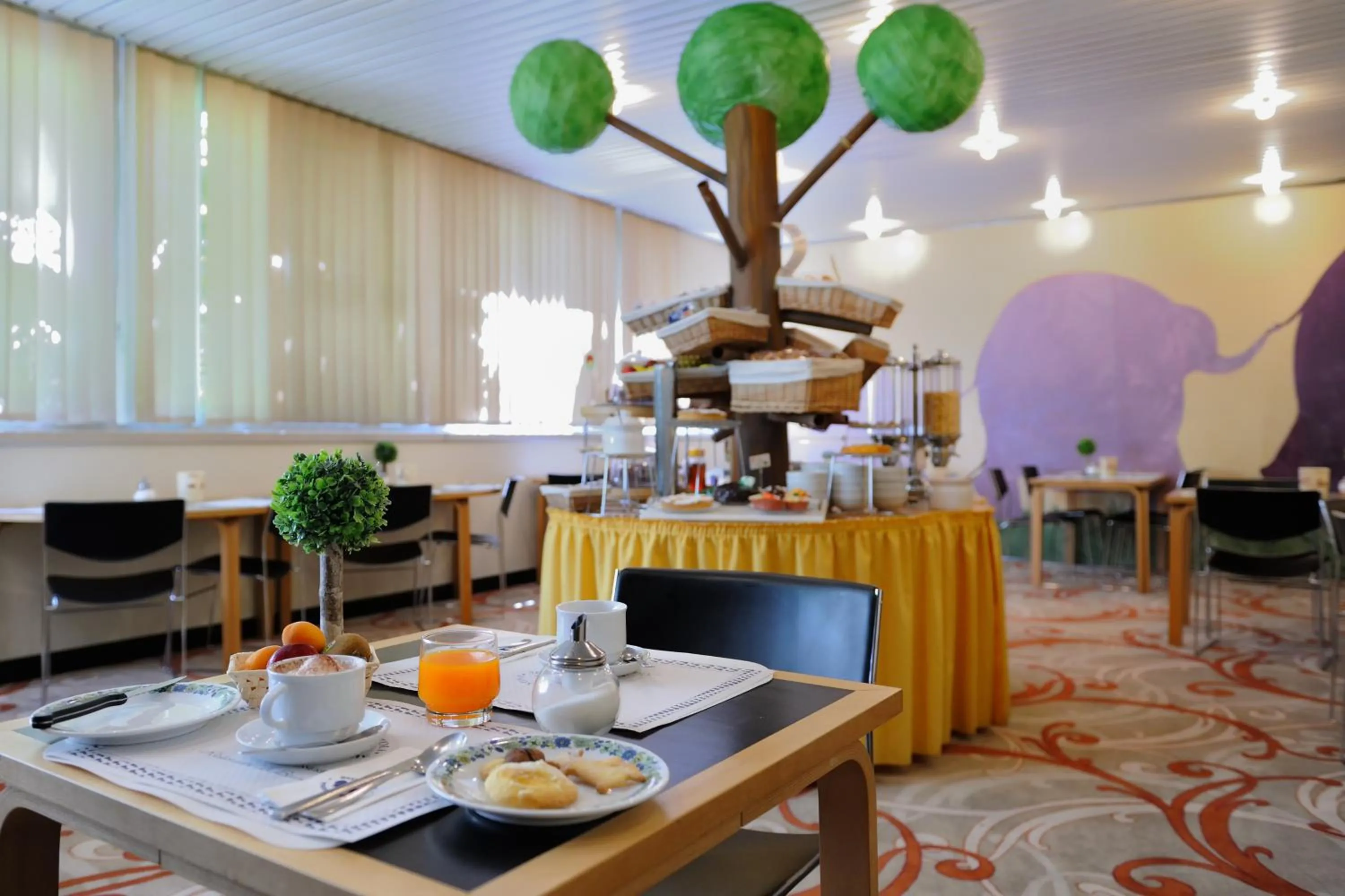 Two Classic Connecting Rooms in Hotel Santoli