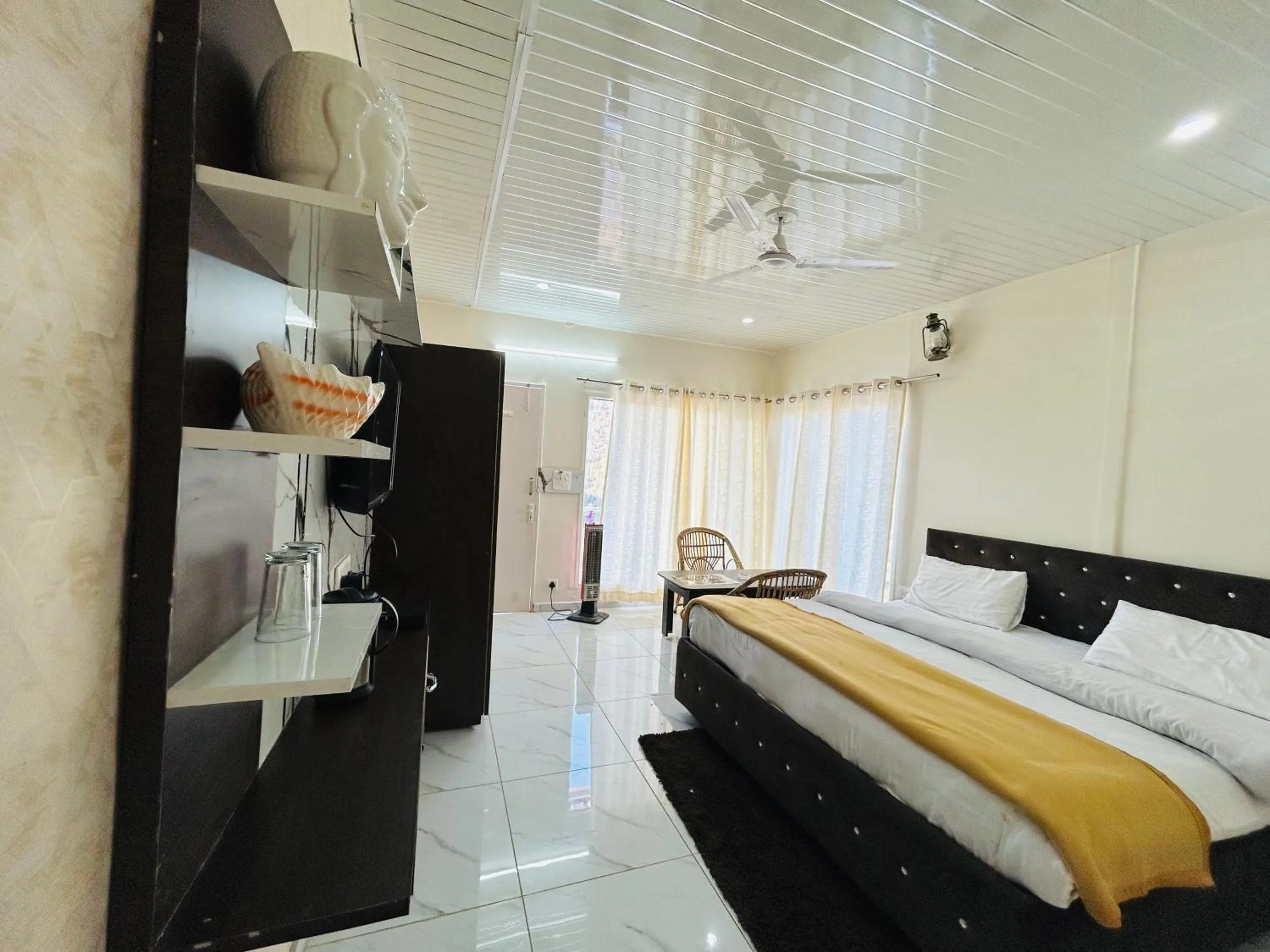 Bed in IN APPLE ESTATE KANATAL - Himalayan View Resort with Courteous Staff