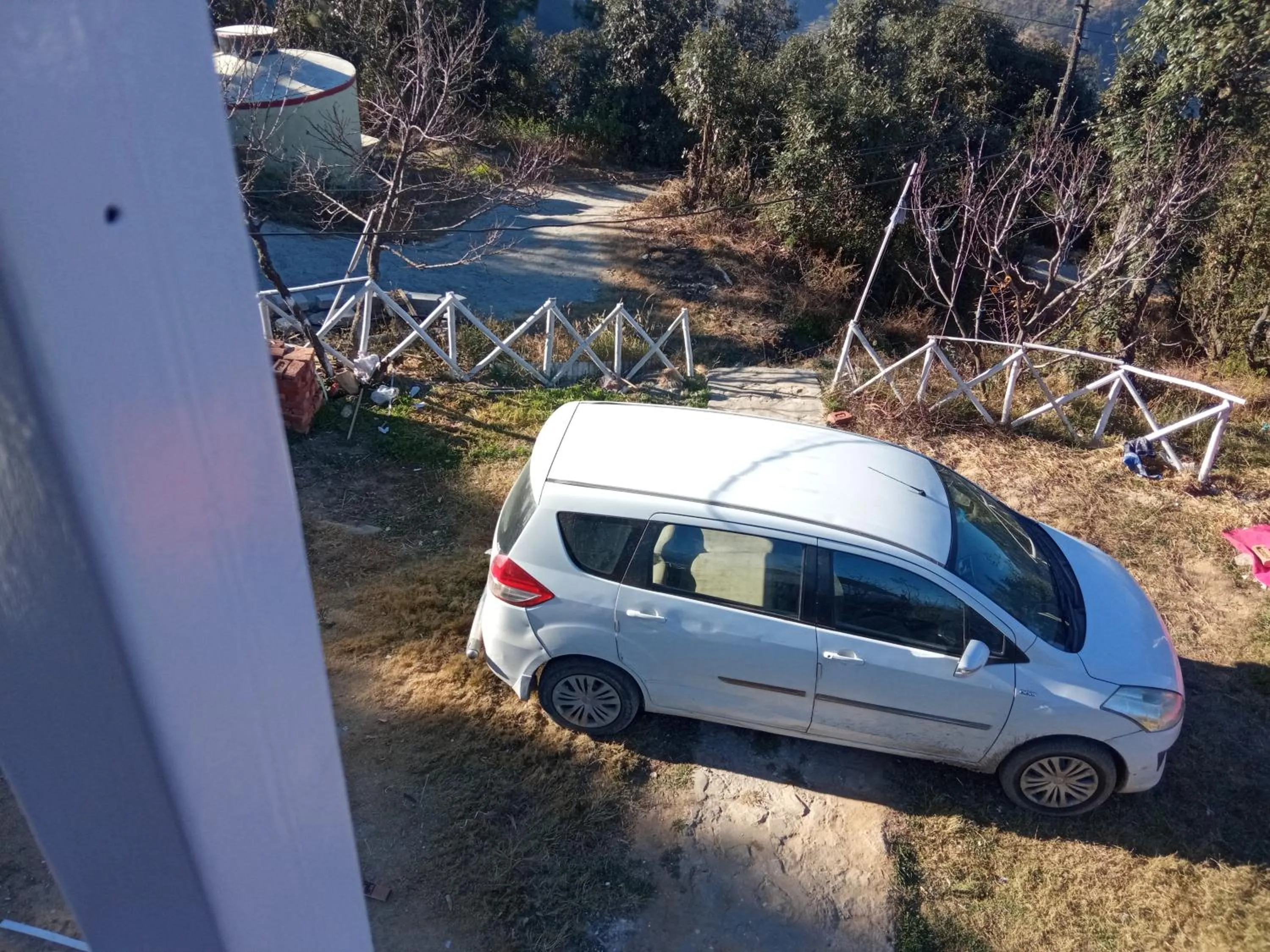 Parking in IN APPLE ESTATE KANATAL - Himalayan View Resort with Courteous Staff