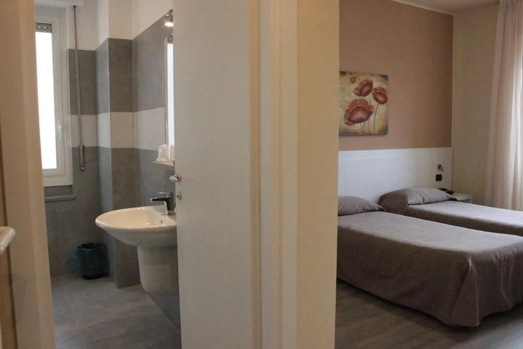 Bedroom, Bed in Hotel Rex Milano