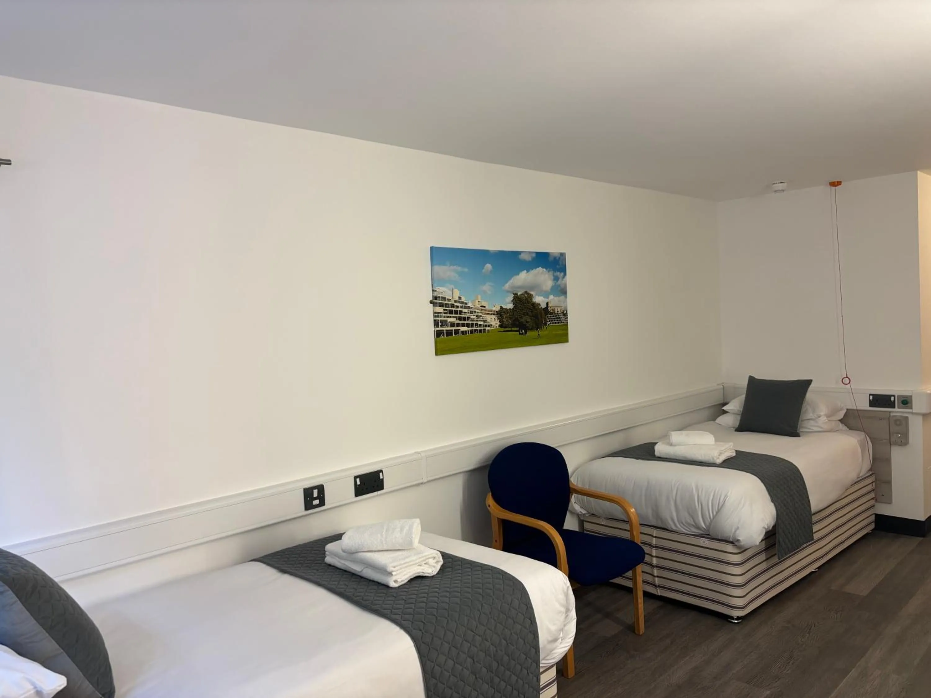 Bedroom, Bed in Broadview Hotel