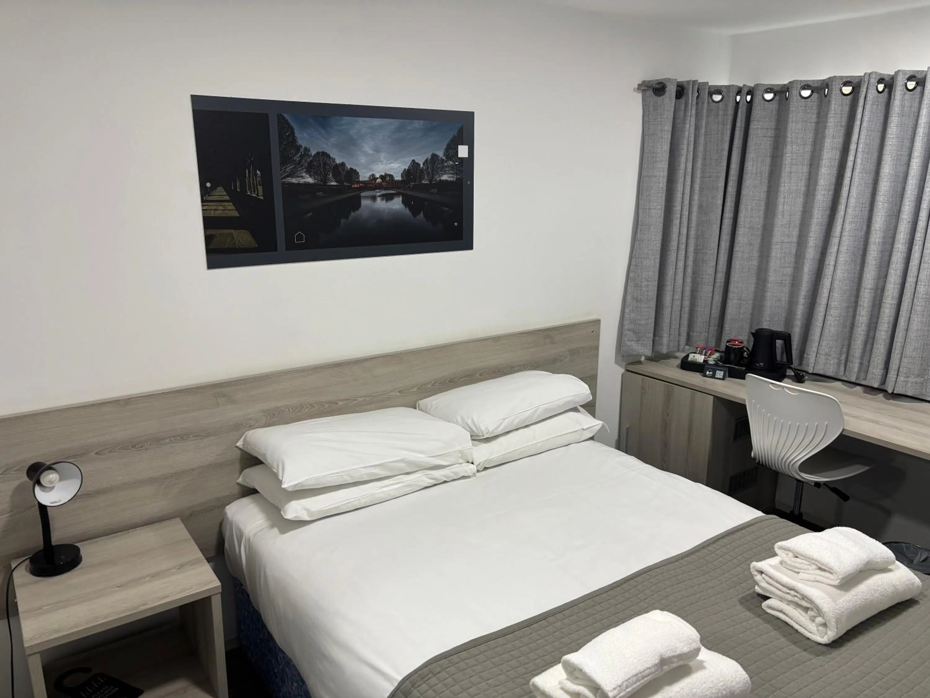 Bed in Broadview Hotel