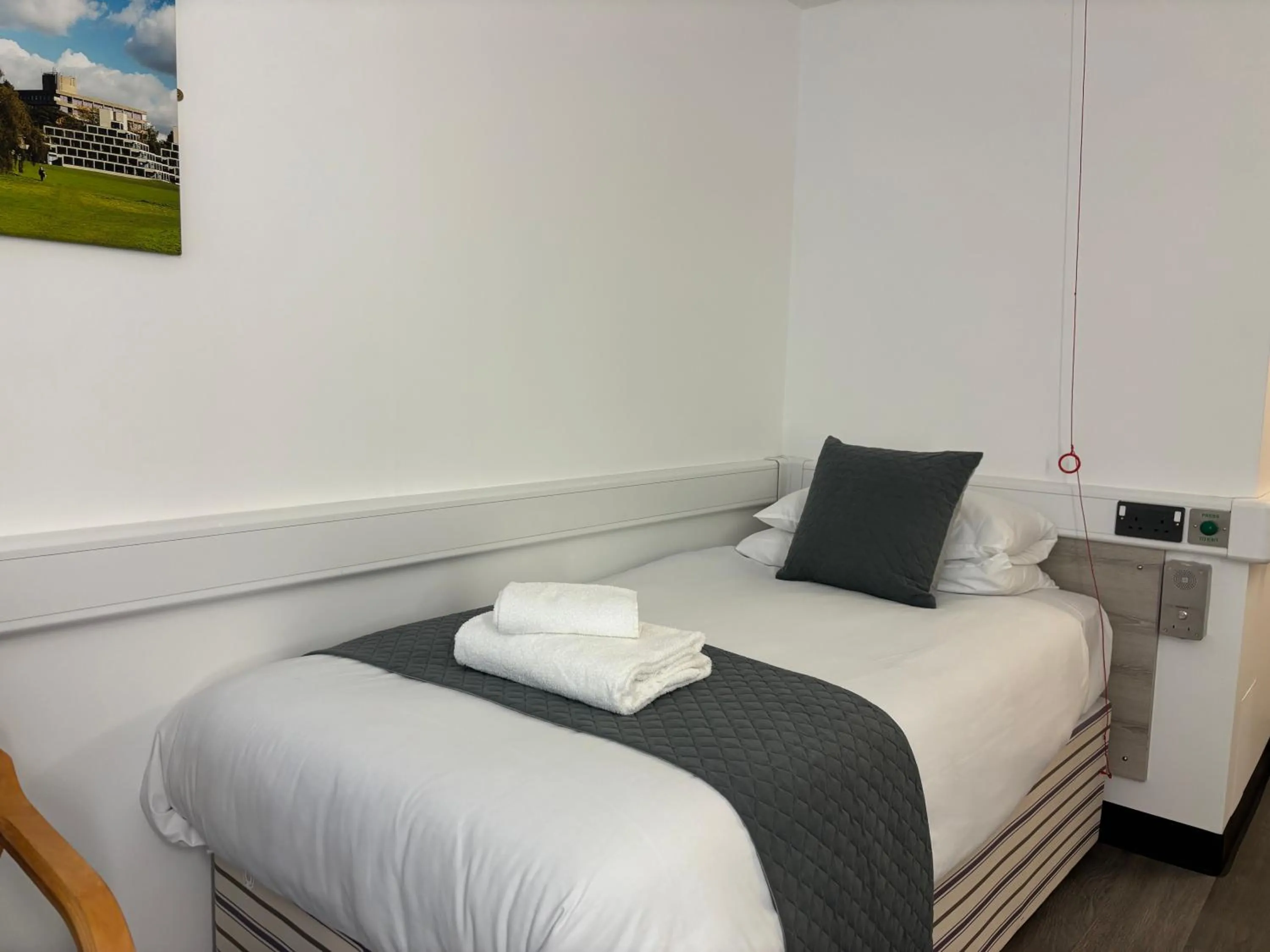 Bed in Broadview Hotel