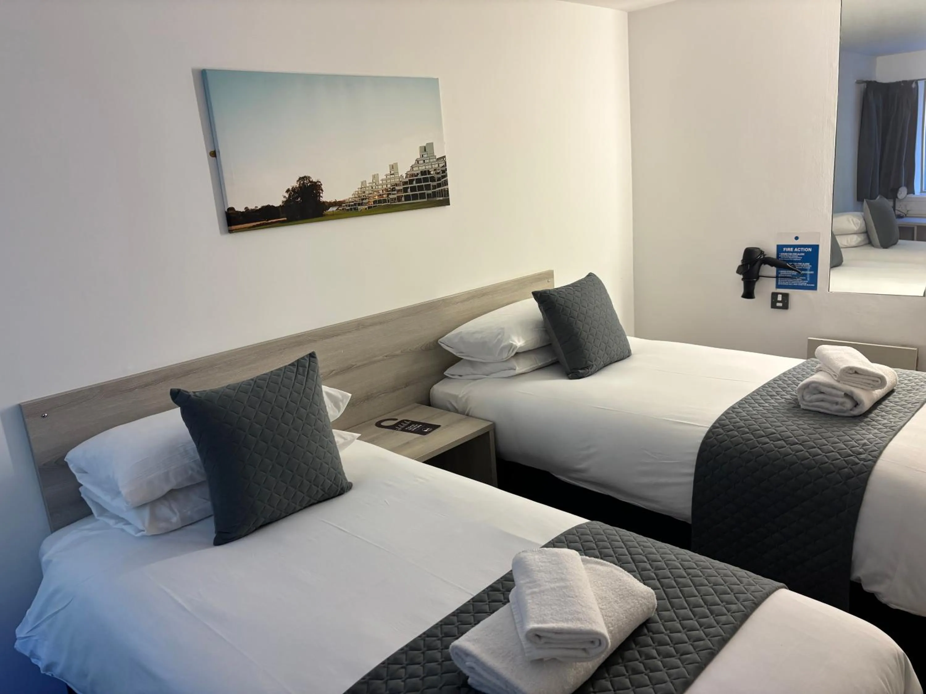 Bedroom, Bed in Broadview Hotel