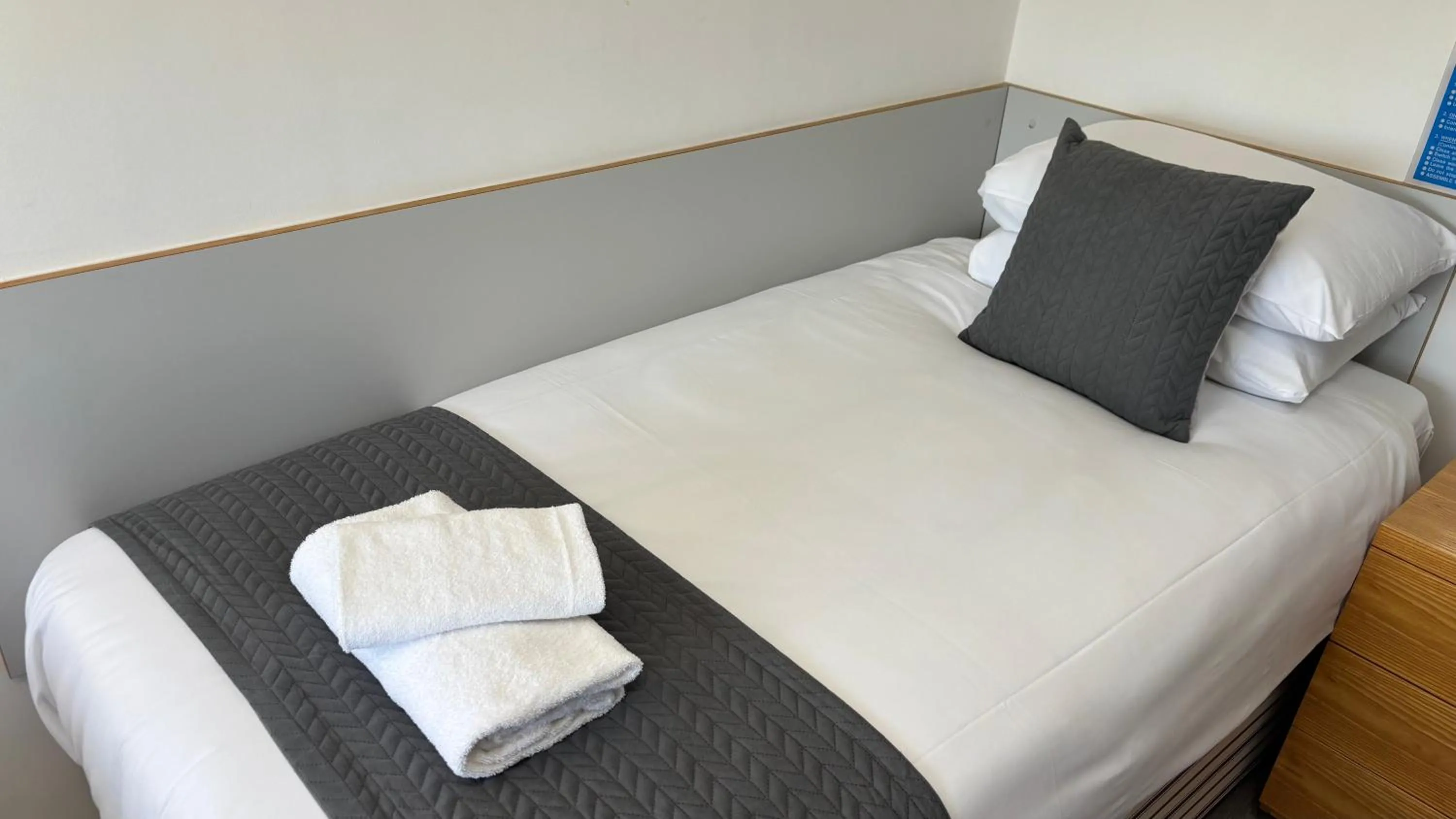 Bed in Broadview Hotel