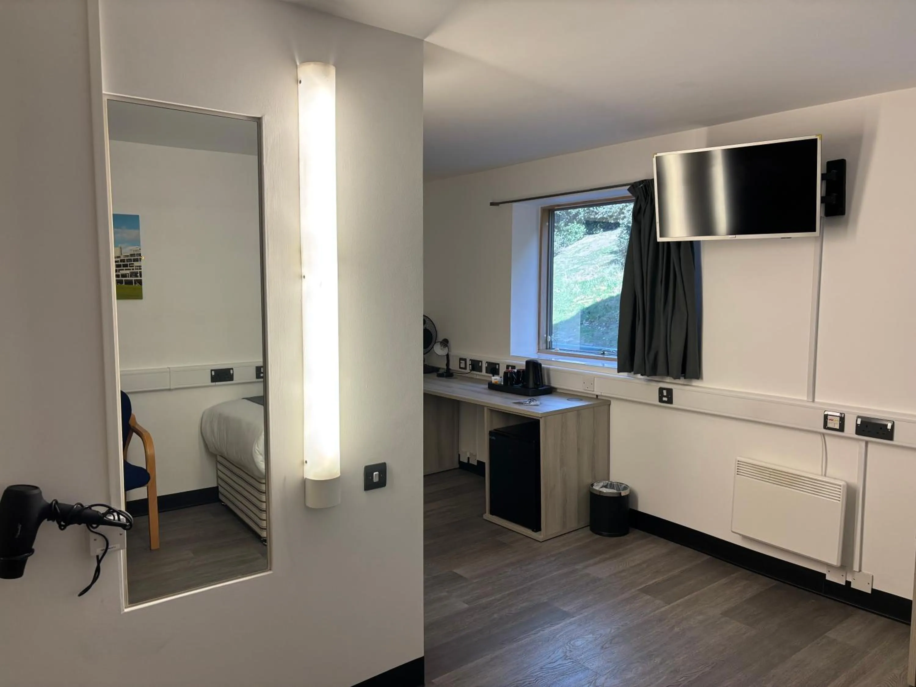 Bedroom in Broadview Hotel