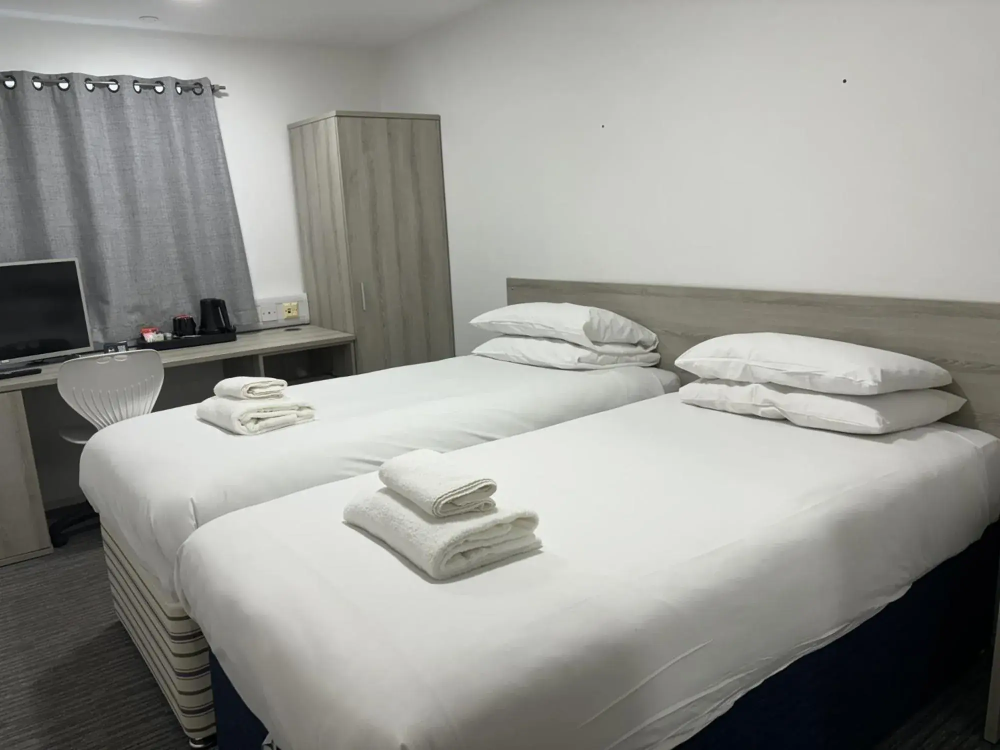 Twin Room in Broadview Hotel Twin Room in Broadview Hotel