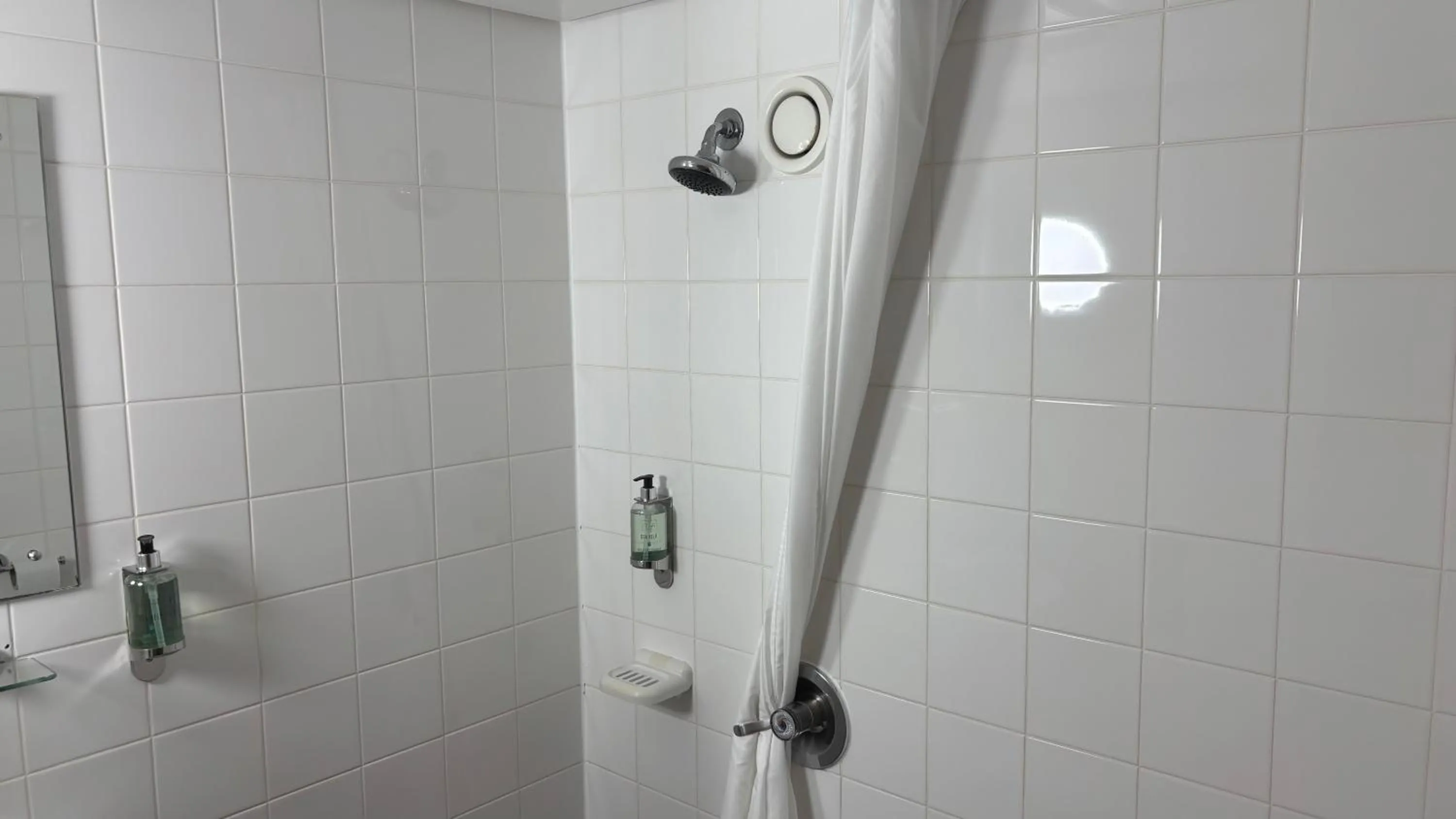 Bathroom in Broadview Hotel