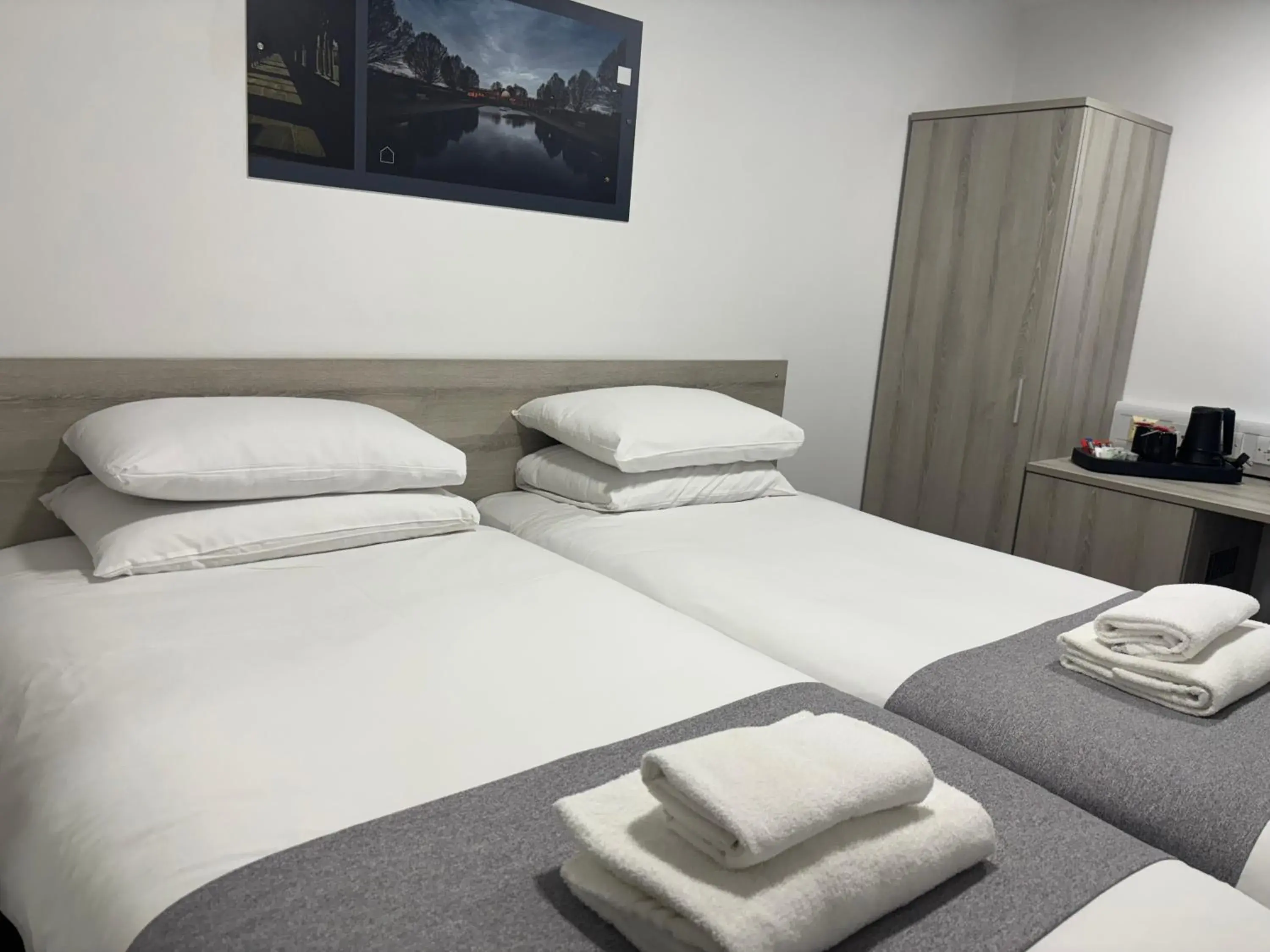 Twin Room - single occupancy in Broadview Hotel Twin Room - single occupancy in Broadview Hotel