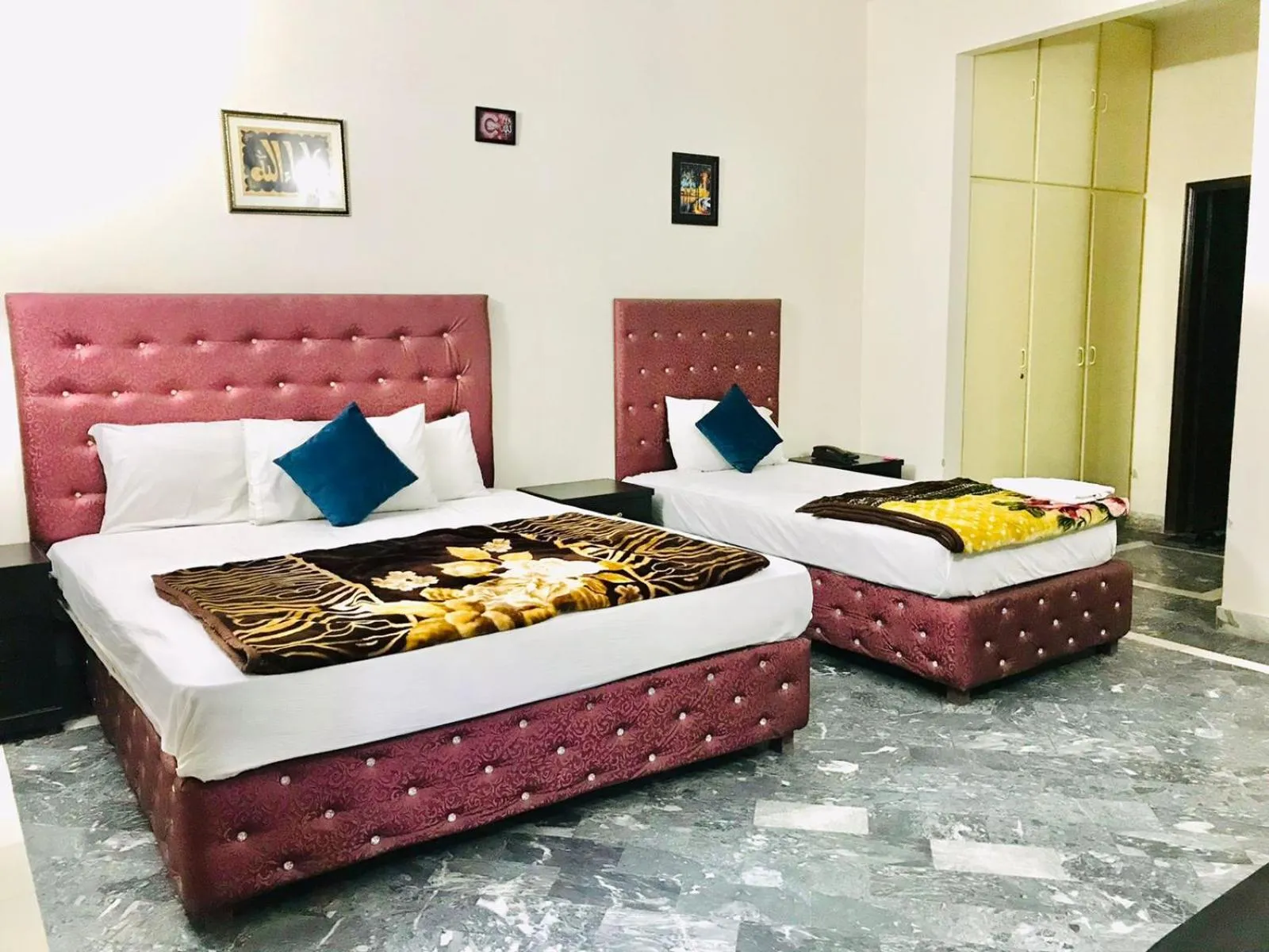 Bedroom, Bed in Hotel Rose Inn Lahore
