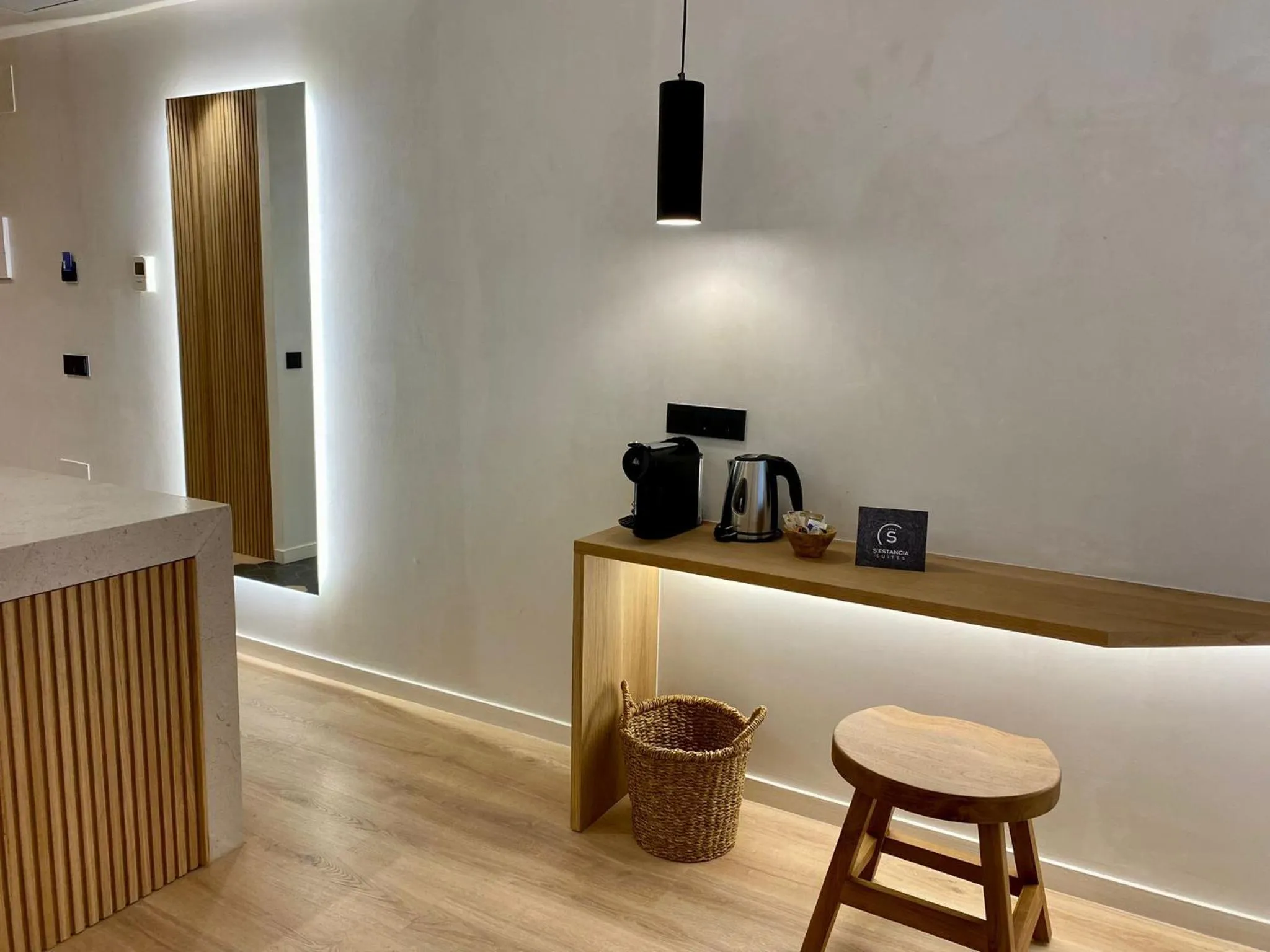 Coffee/tea facilities in S´Estancia Suites