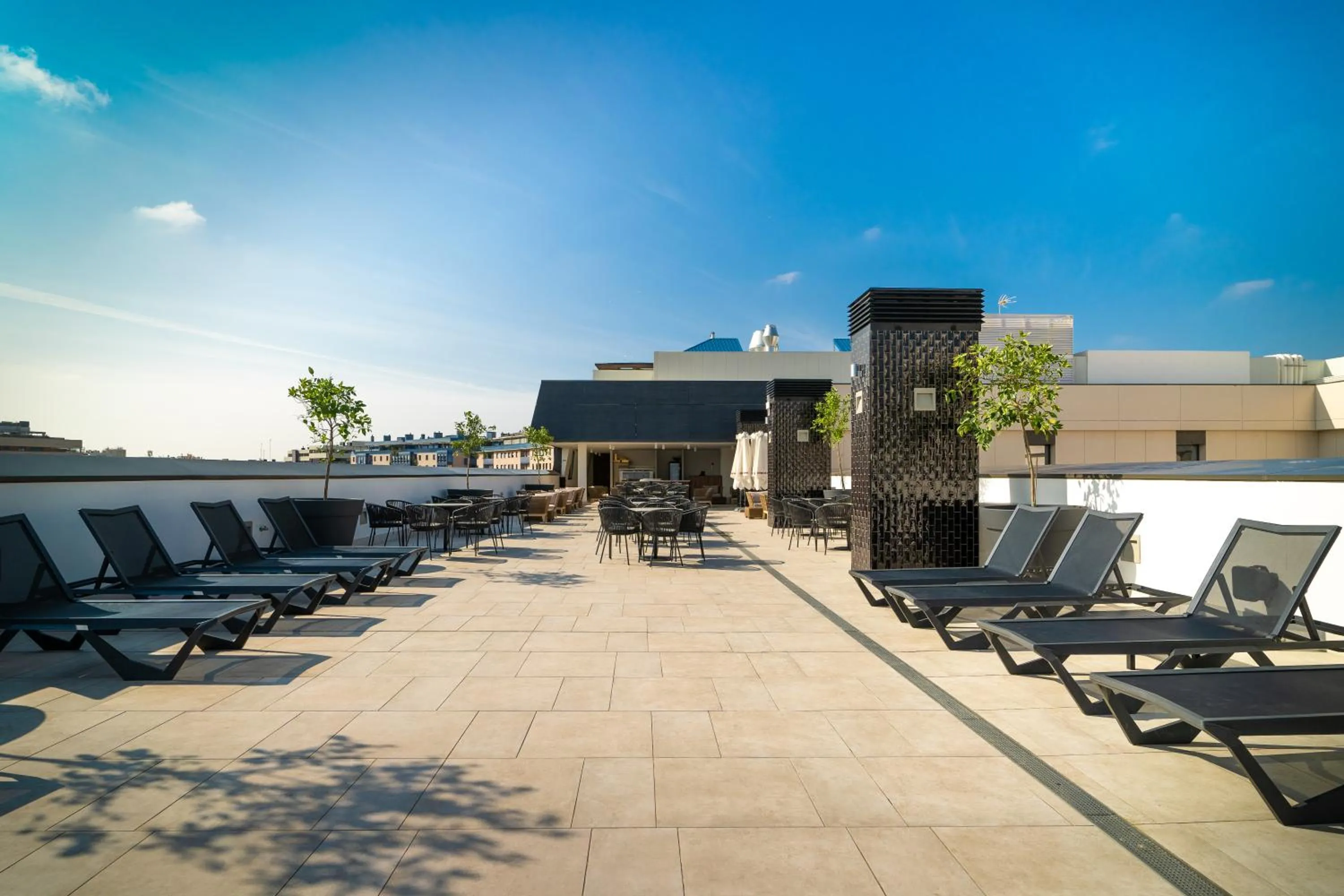 Day in Hotel Giralda Center