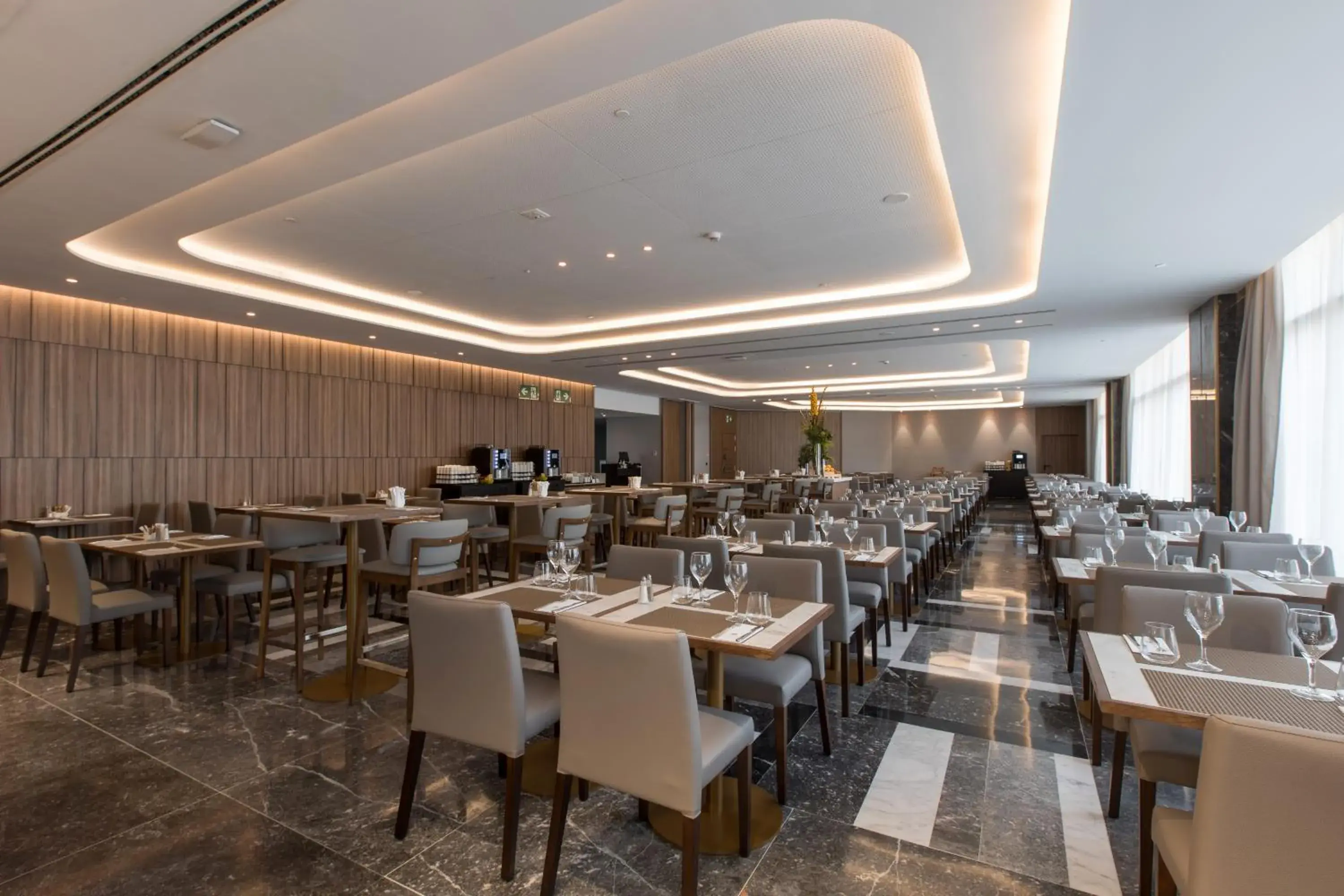 Breakfast in Hotel Giralda Center Breakfast in Hotel Giralda Center