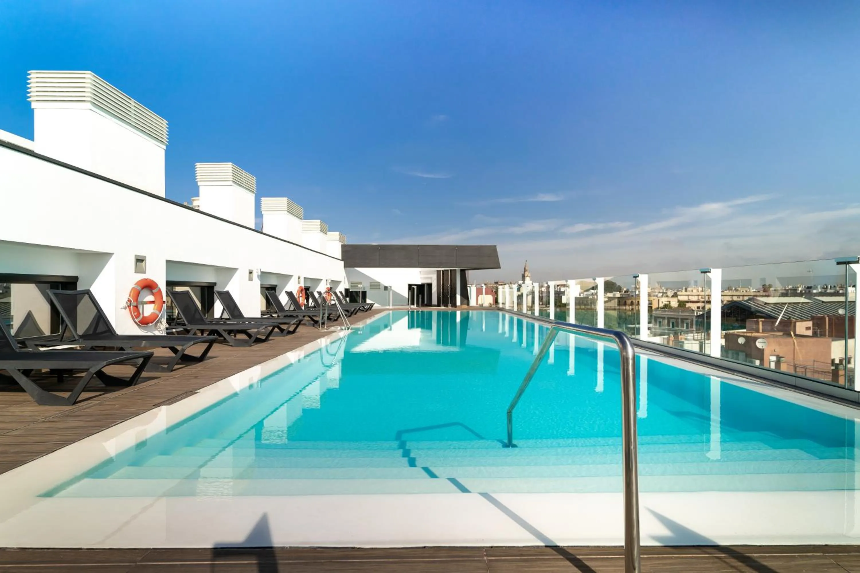 Day in Hotel Giralda Center