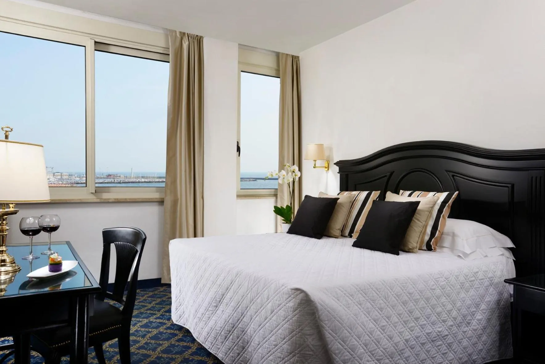 Bed in Hotel President