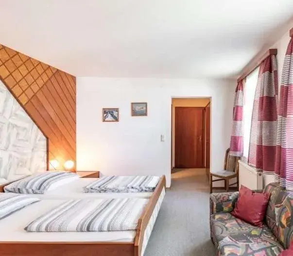 Double Room - single occupancy in Austria Traveller Hotel Lenzing Double Room - single occupancy in Austria Traveller Hotel Lenzing
