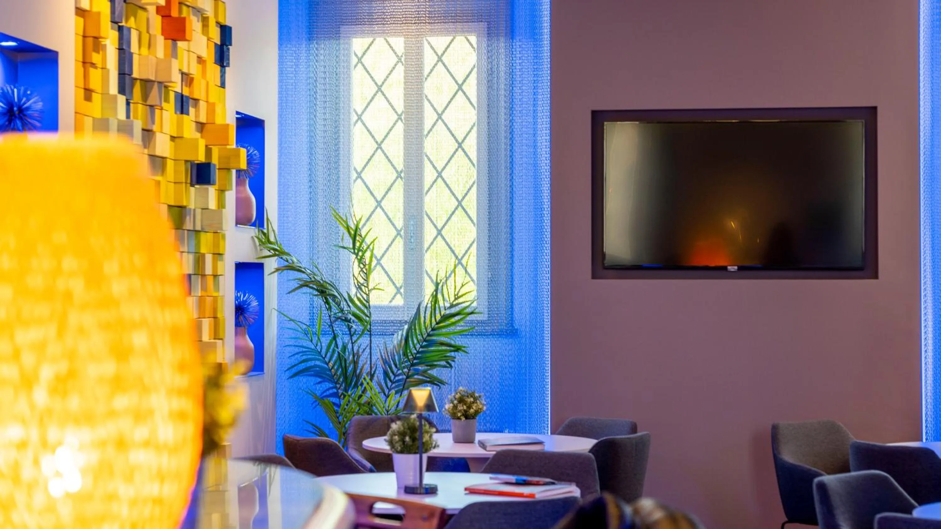 Confidence Hotel Ligabue