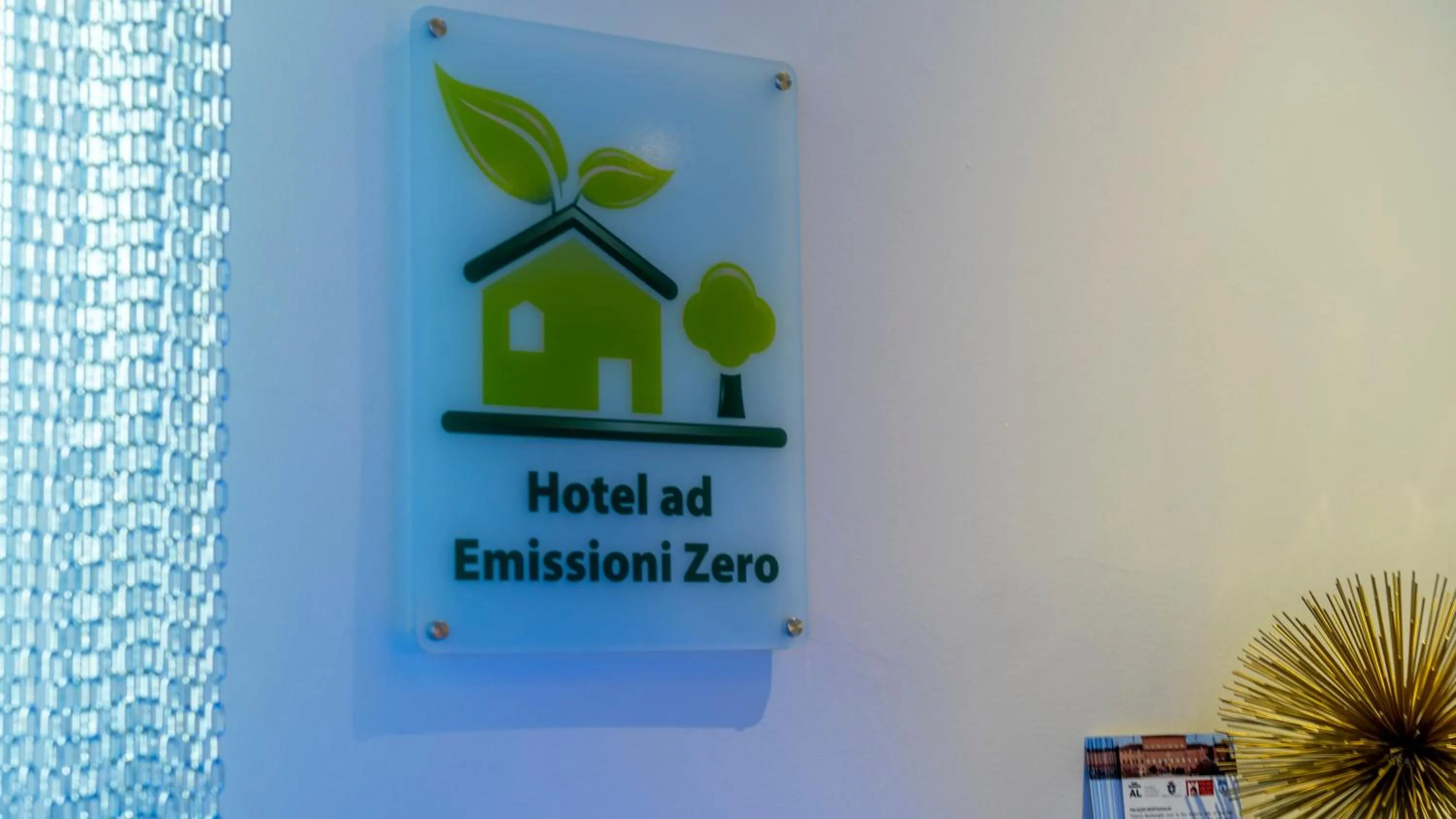 Confidence Hotel Ligabue