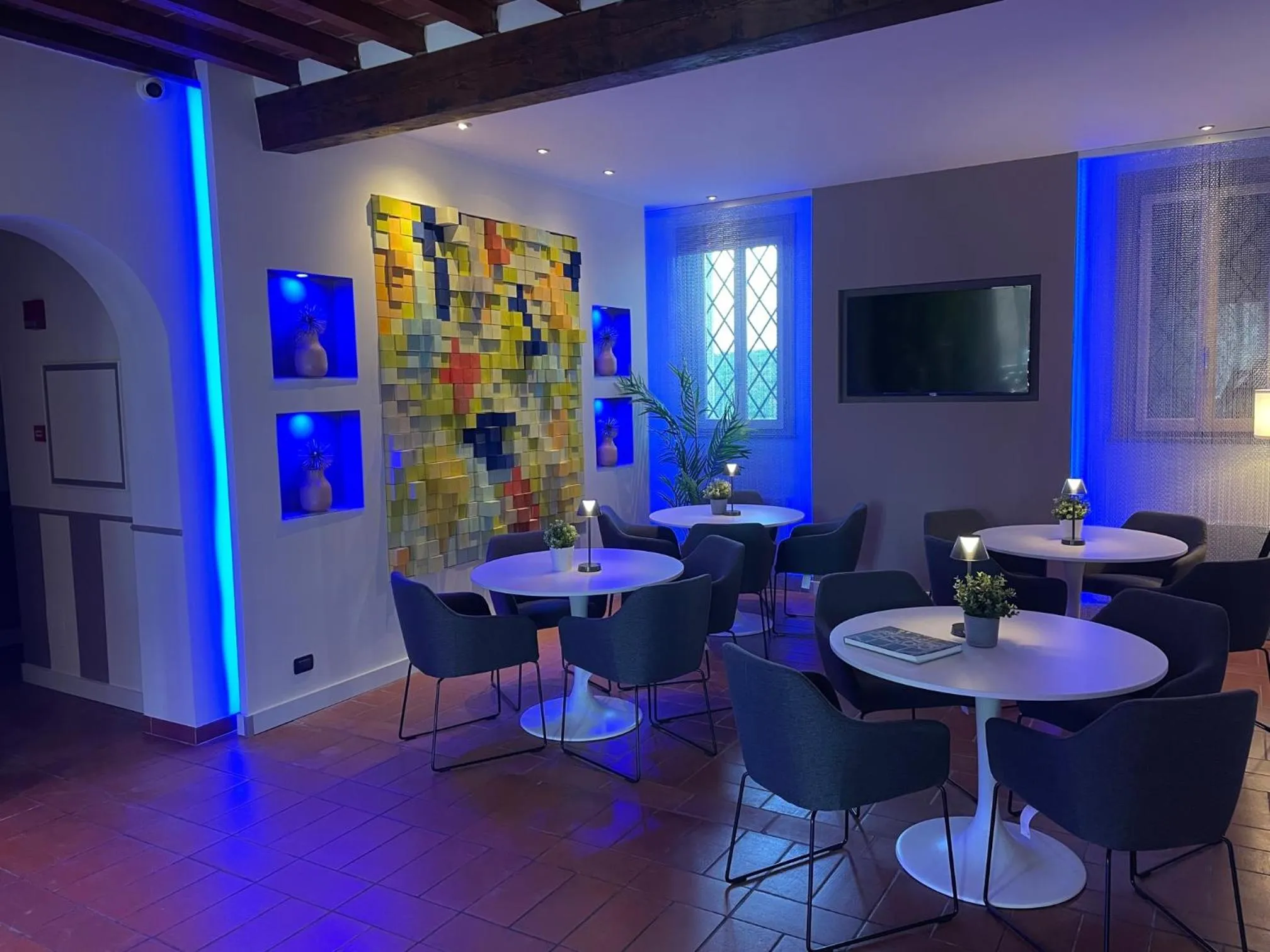 Confidence Hotel Ligabue