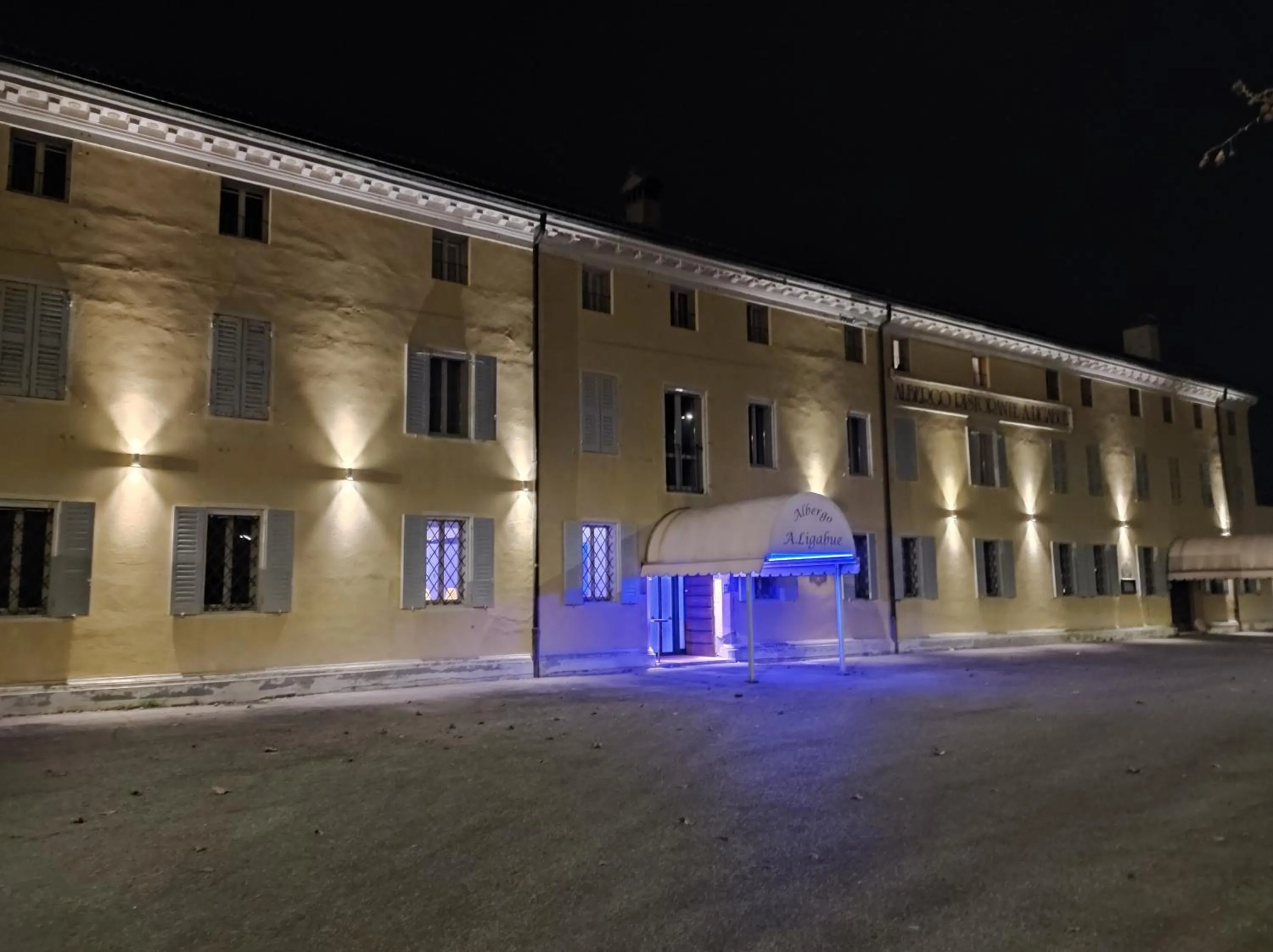 Confidence Hotel Ligabue