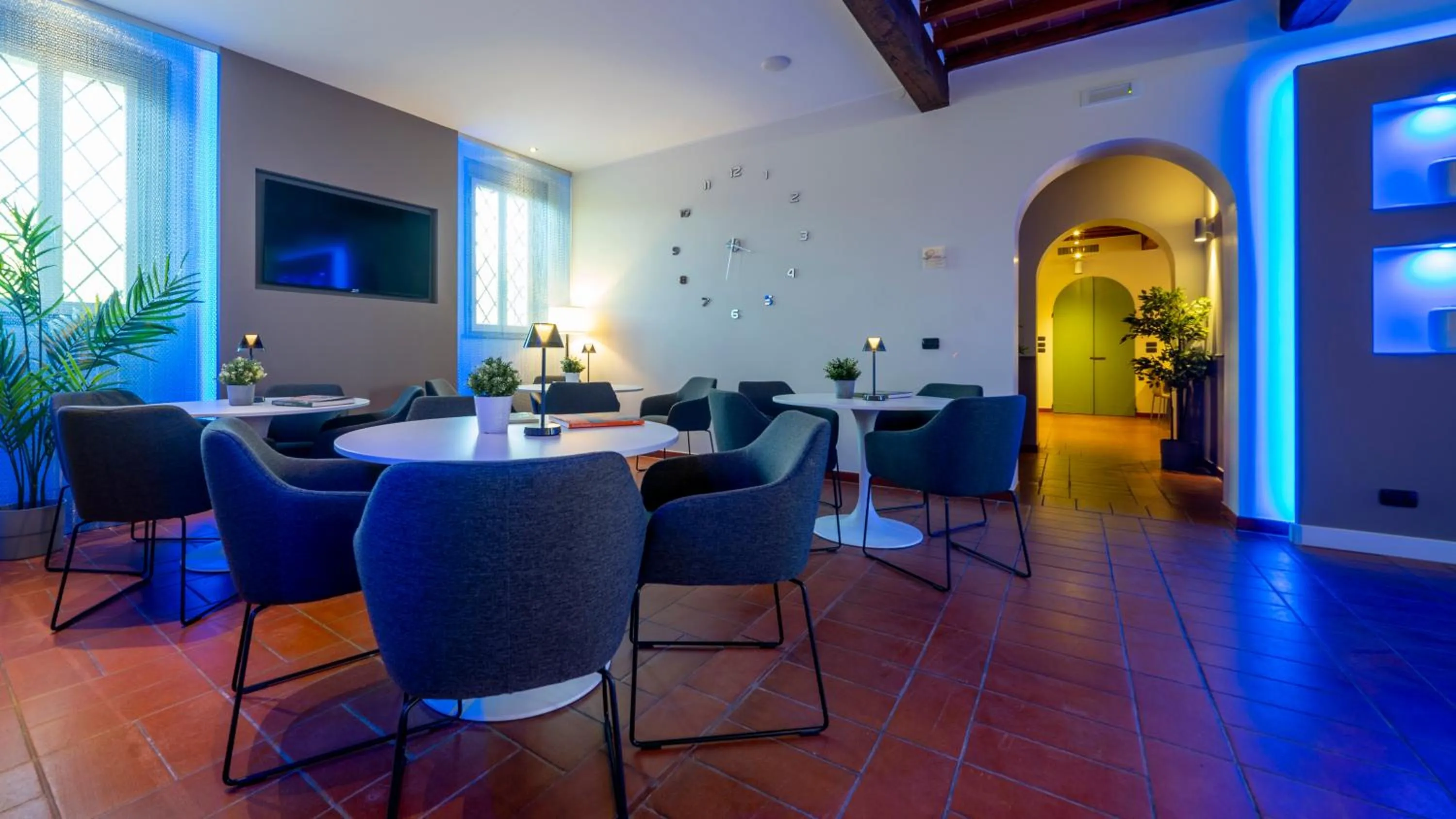 Confidence Hotel Ligabue